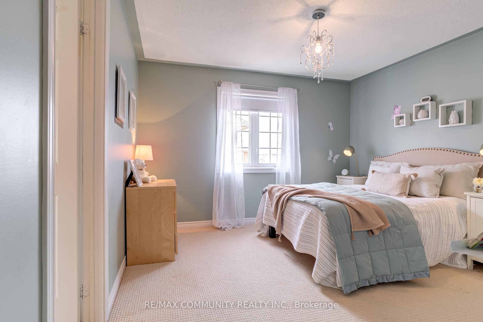 Photo 24 of 1673 Ballantrae Drive, Oshawa, Taunton — HOMEH