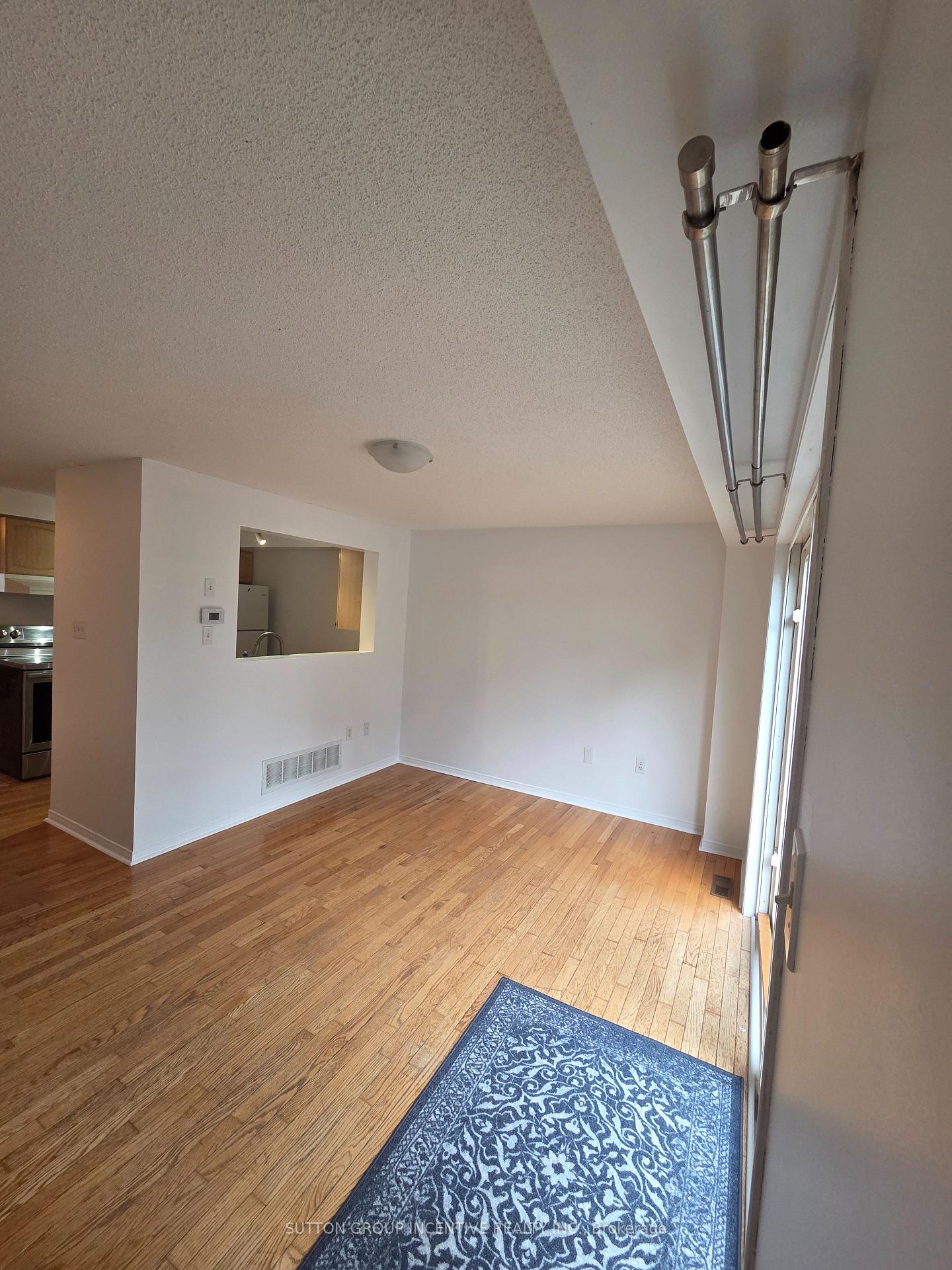 Photo 5 of 111 Dunsmore Lane, Barrie, Georgian Drive — HOMEH