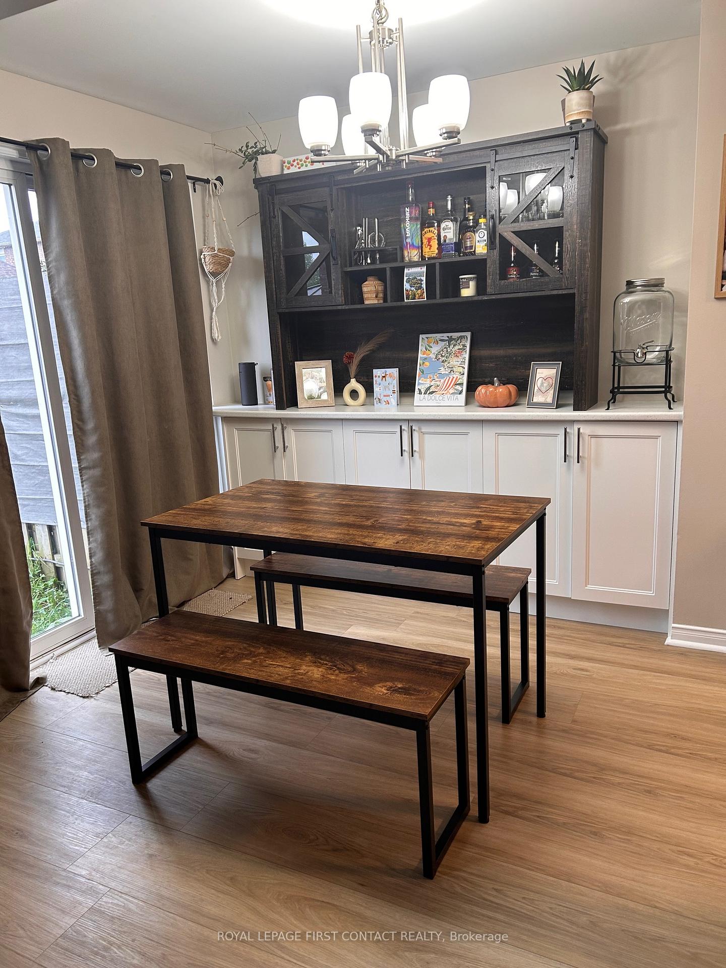 Photo 5 of 13 Lee Crescent, Barrie, Holly — HOMEH