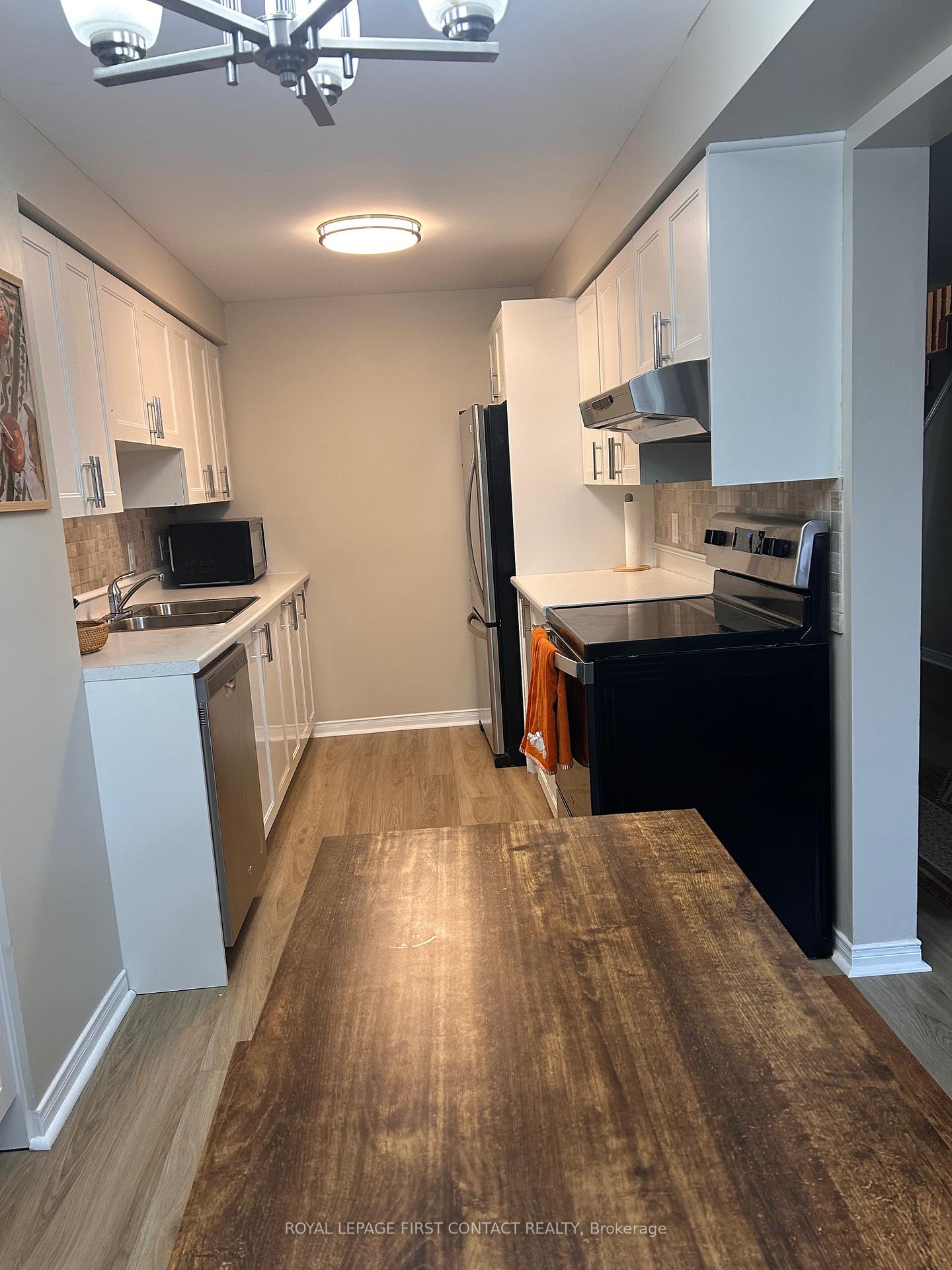 Photo 12 of 13 Lee Crescent, Barrie, Holly — HOMEH