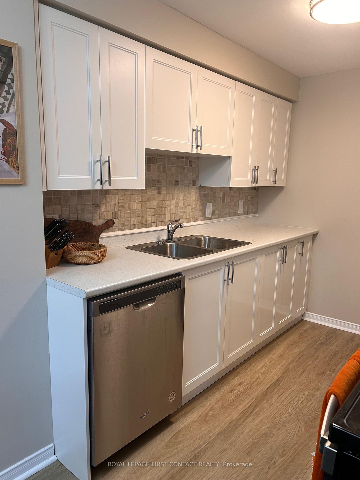 Photo 8 of 13 Lee Crescent, Barrie, Holly — HOMEH