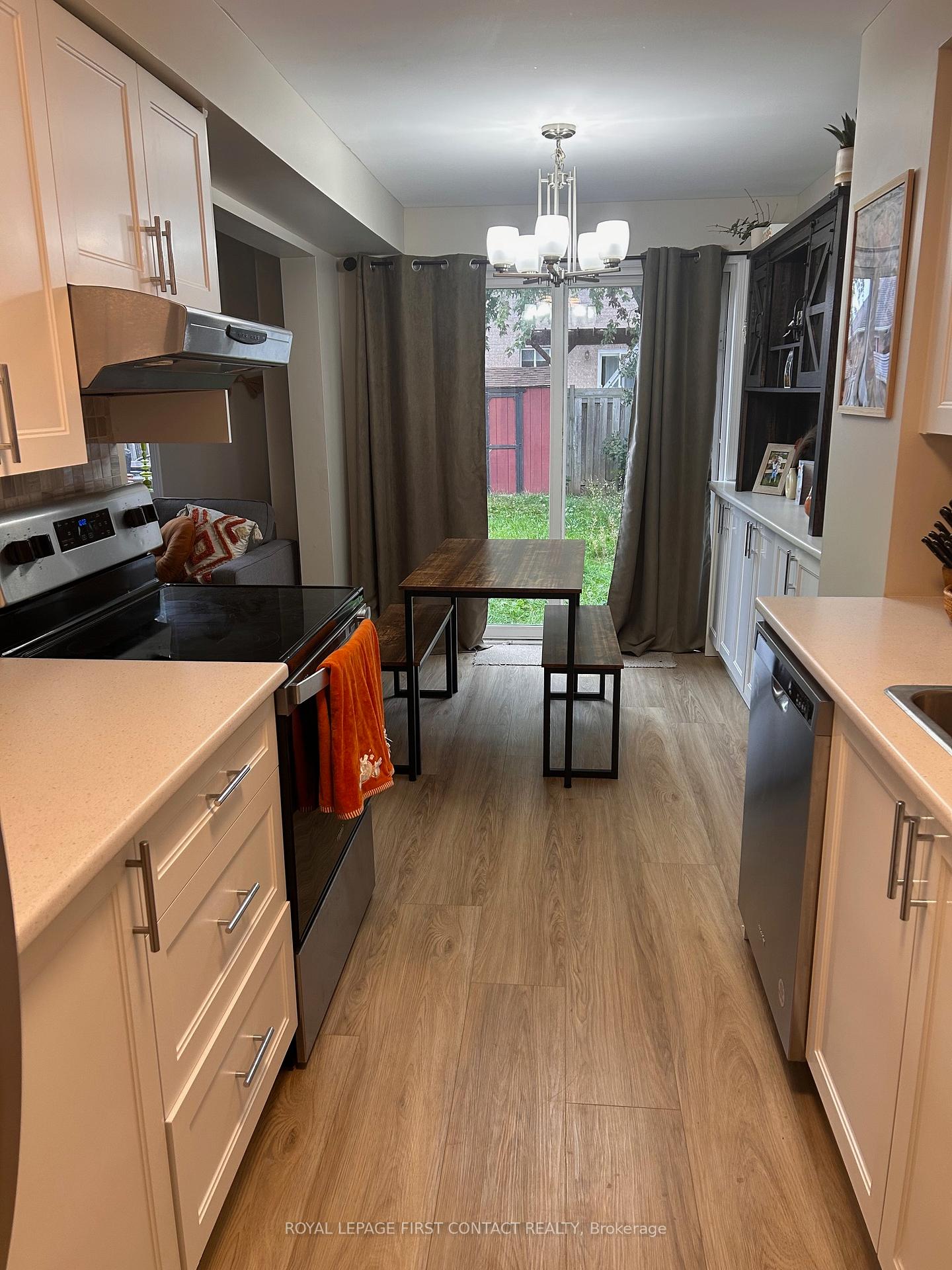 Photo 6 of 13 Lee Crescent, Barrie, Holly — HOMEH