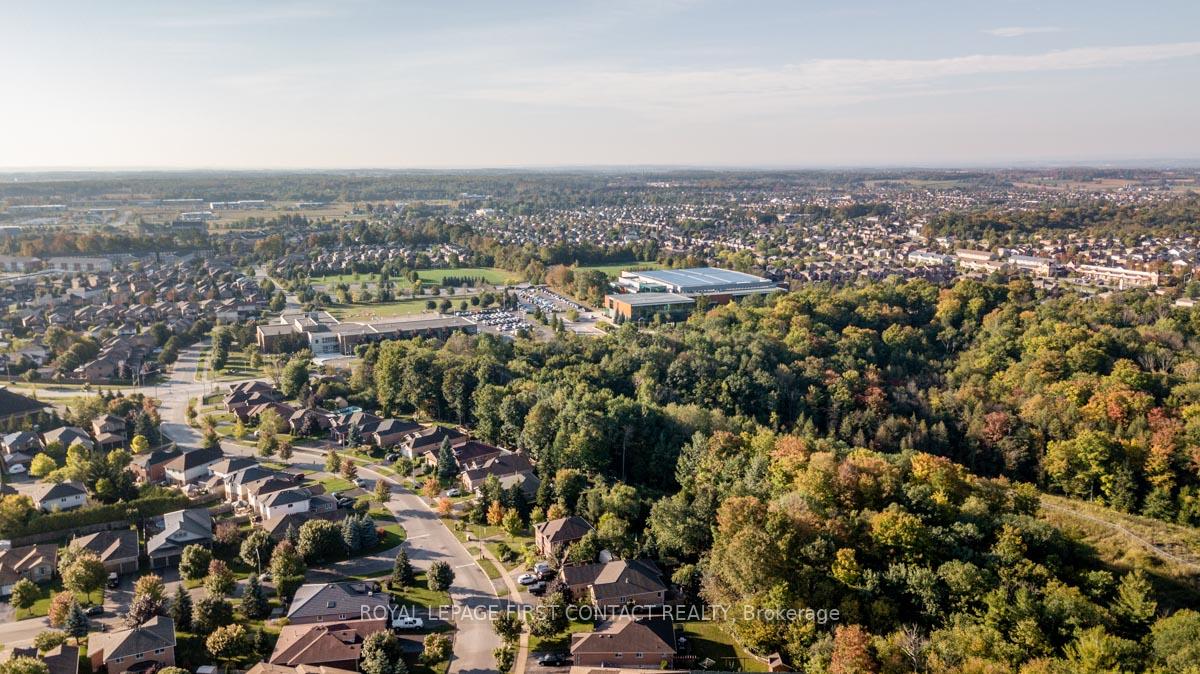 Photo 34 of 13 Lee Crescent, Barrie, Holly — HOMEH