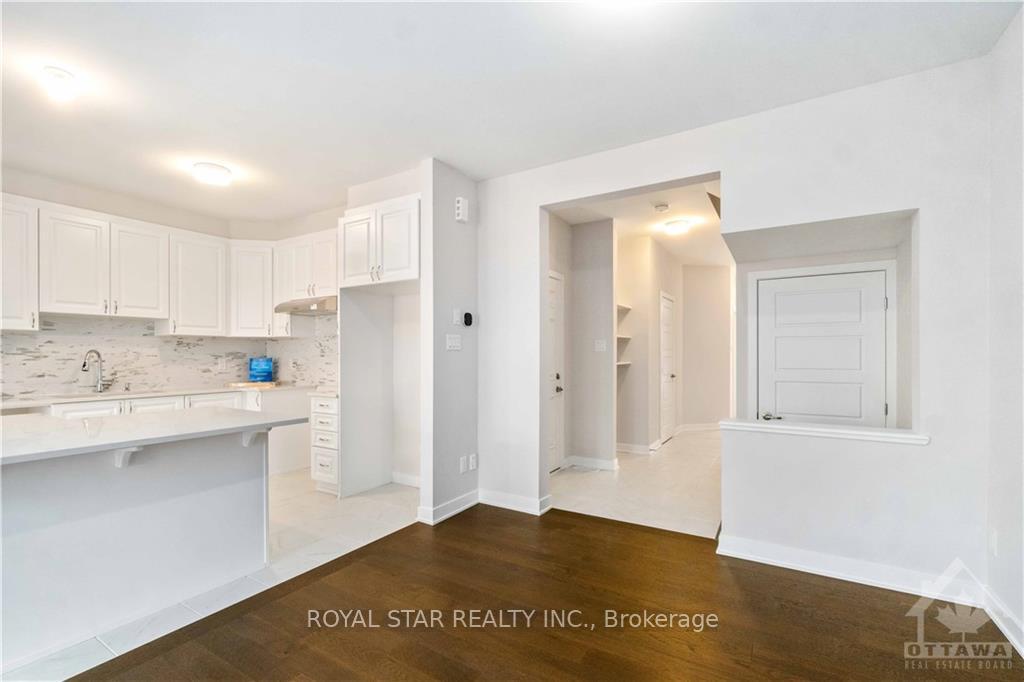 Photo 3 of 2168 Winsome Terrace, Ottawa, Fallingbrook/Gardenway South — HOMEH