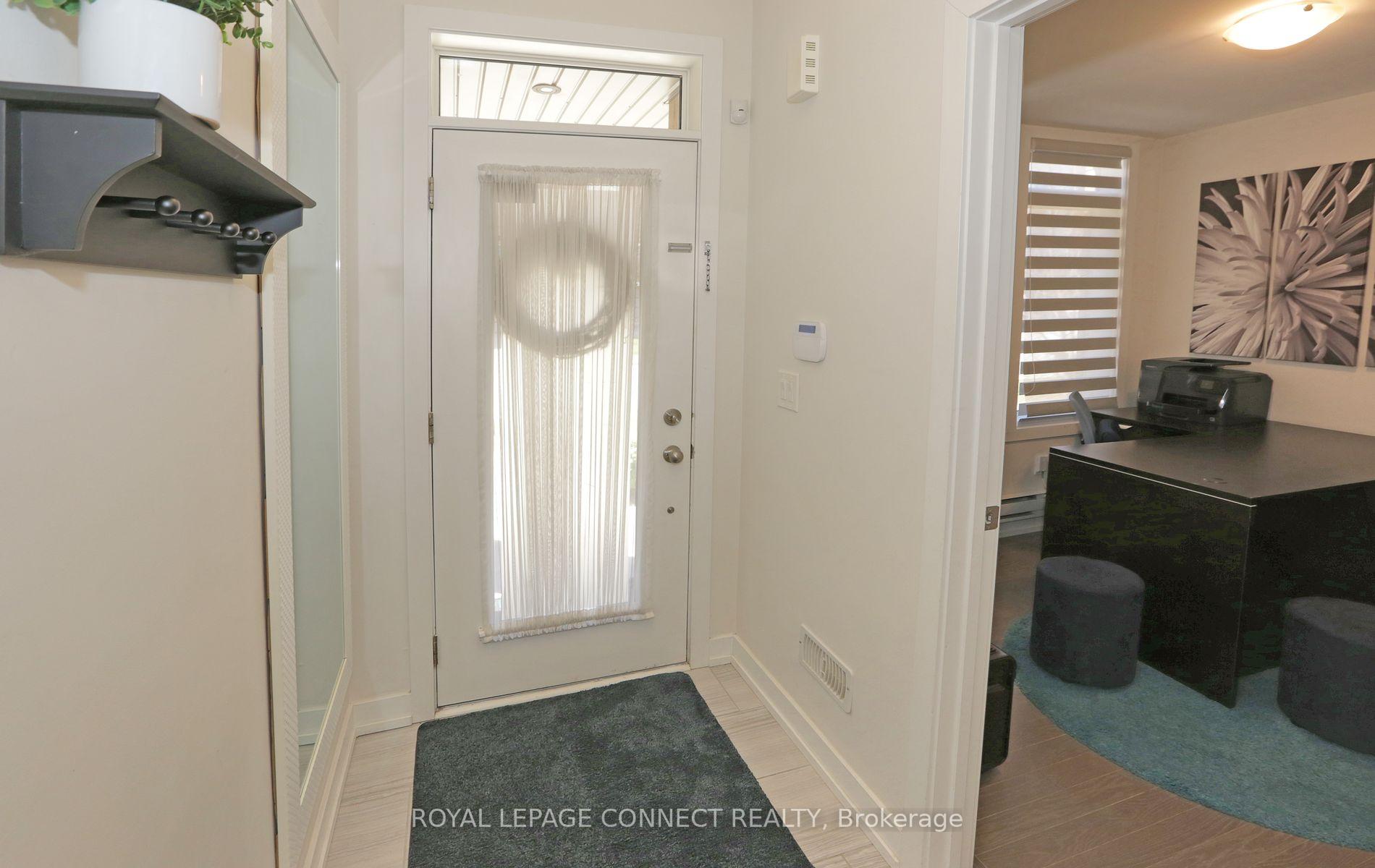 Photo 9 of 199 Salterton Circle, Vaughan, Rural Vaughan — HOMEH
