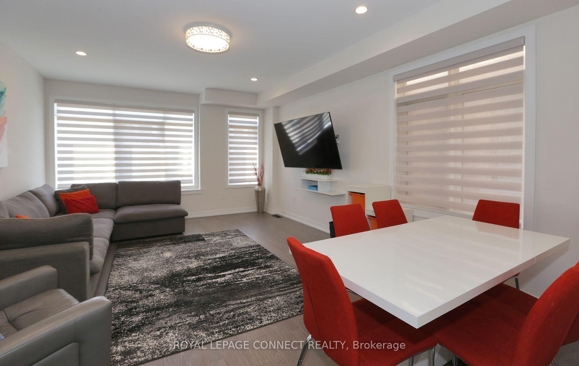 Photo 21 of 199 Salterton Circle, Vaughan, Rural Vaughan — HOMEH