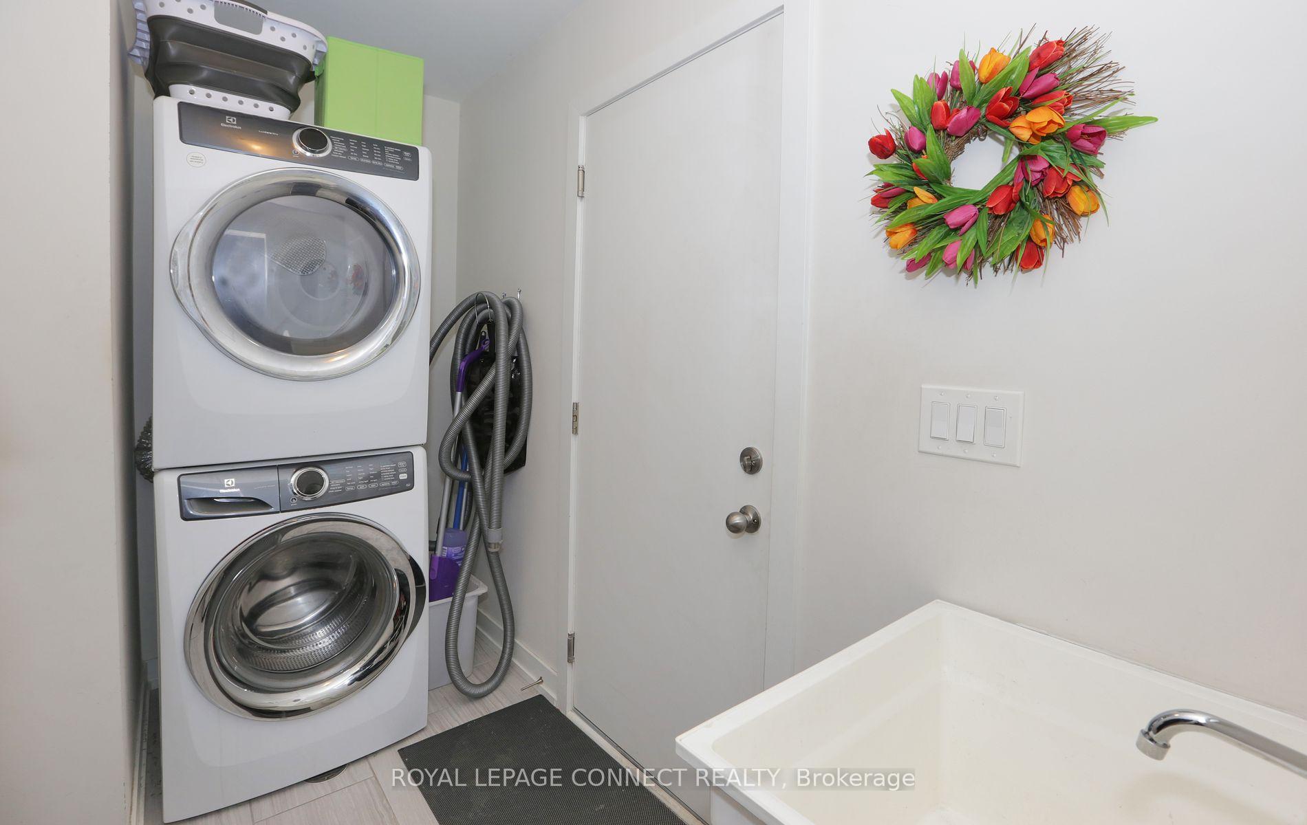 Photo 32 of 199 Salterton Circle, Vaughan, Rural Vaughan — HOMEH