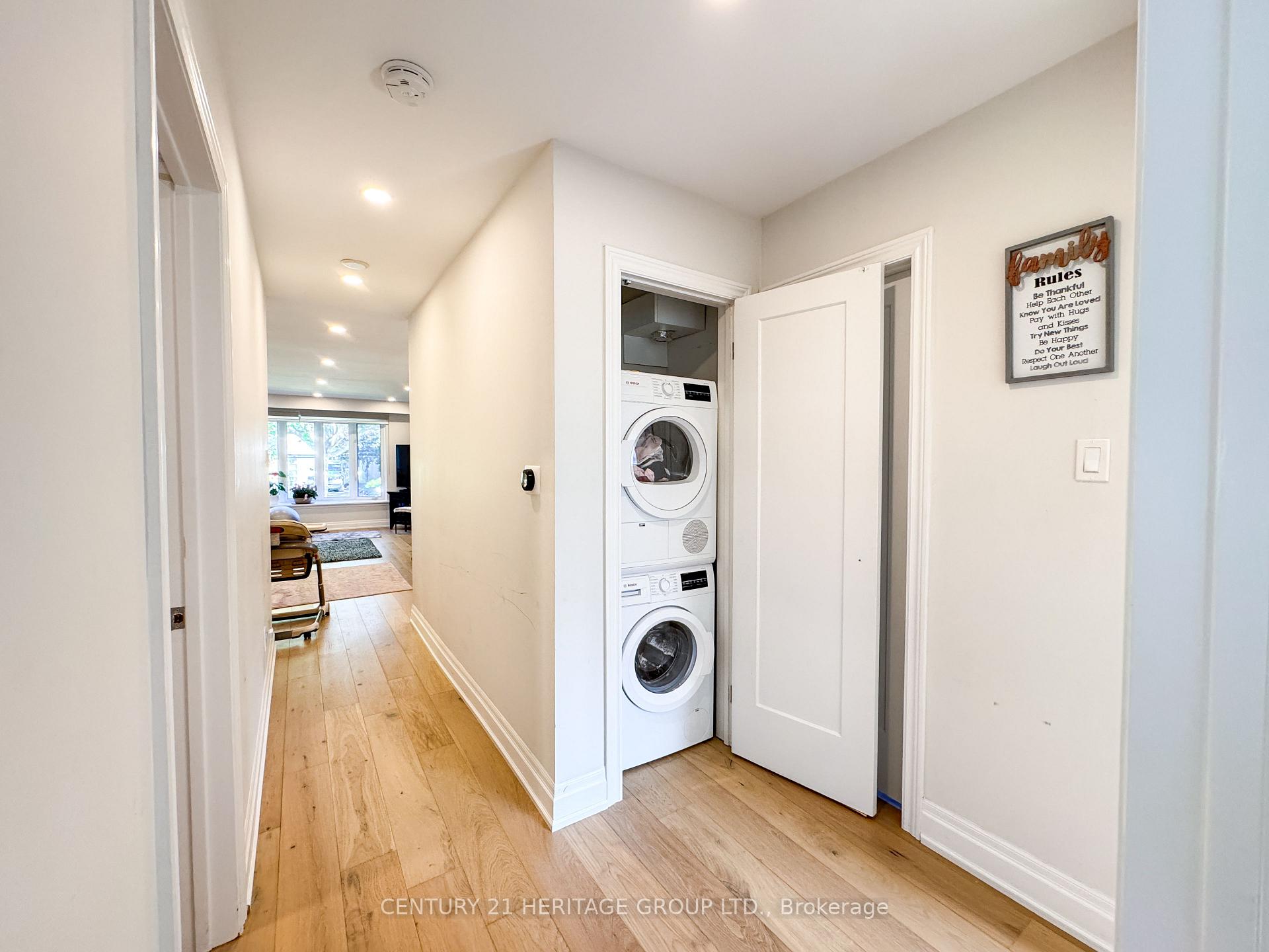 Photo 14 of 44 Devins Drive, Aurora, Aurora Heights — HOMEH