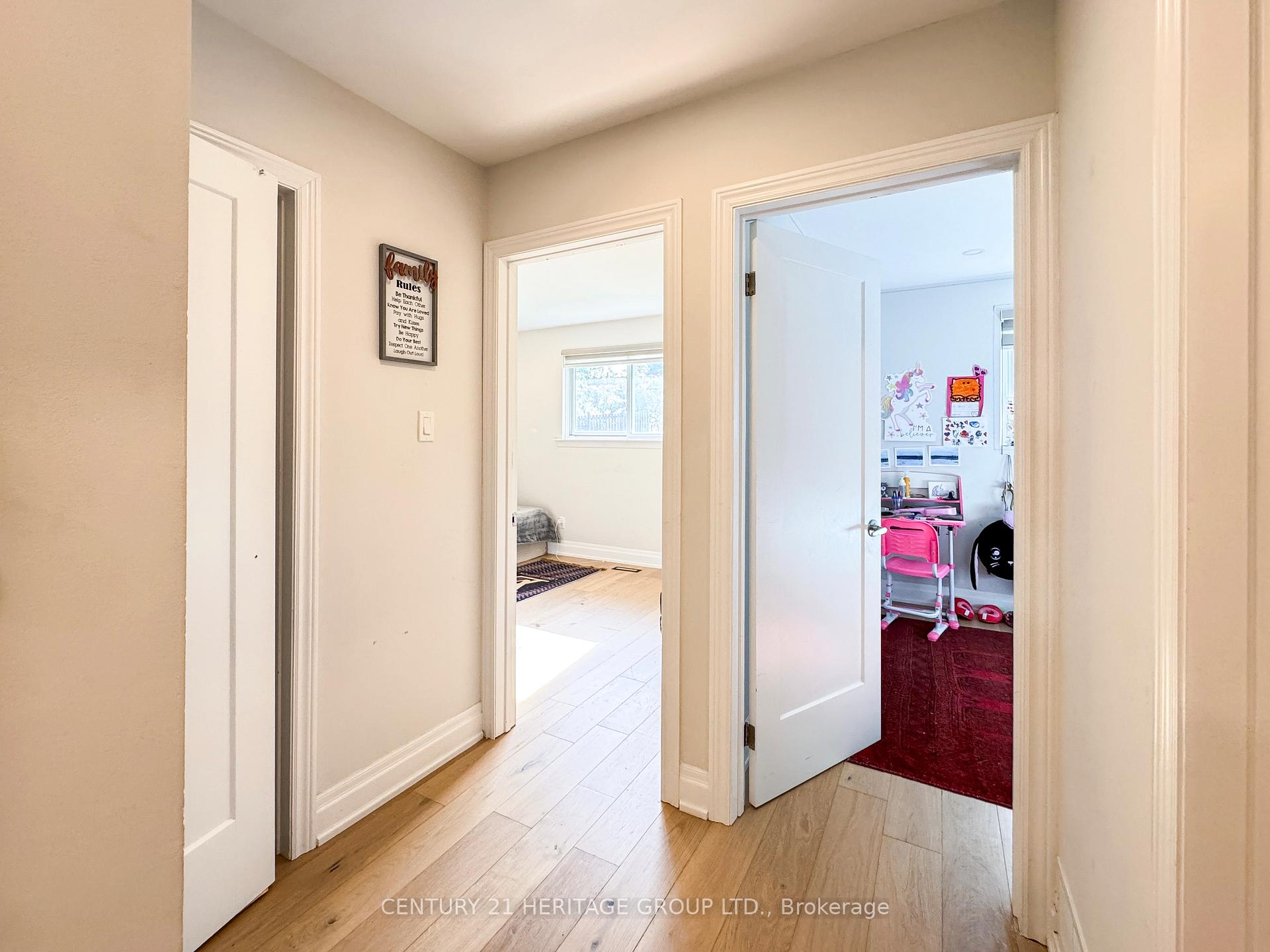 Photo 9 of 44 Devins Drive, Aurora, Aurora Heights — HOMEH