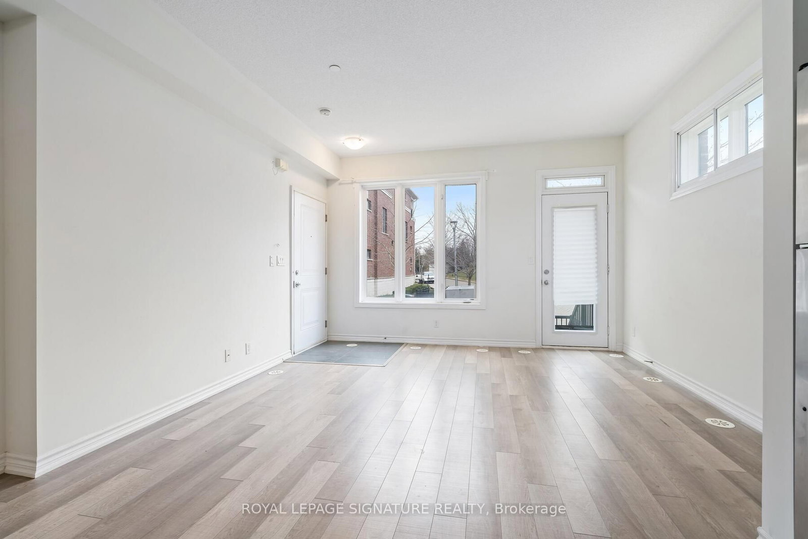 Photo 4 of Unit 65, 130 Twenty Fourth St, Etobicoke, Long Branch — HOMEH