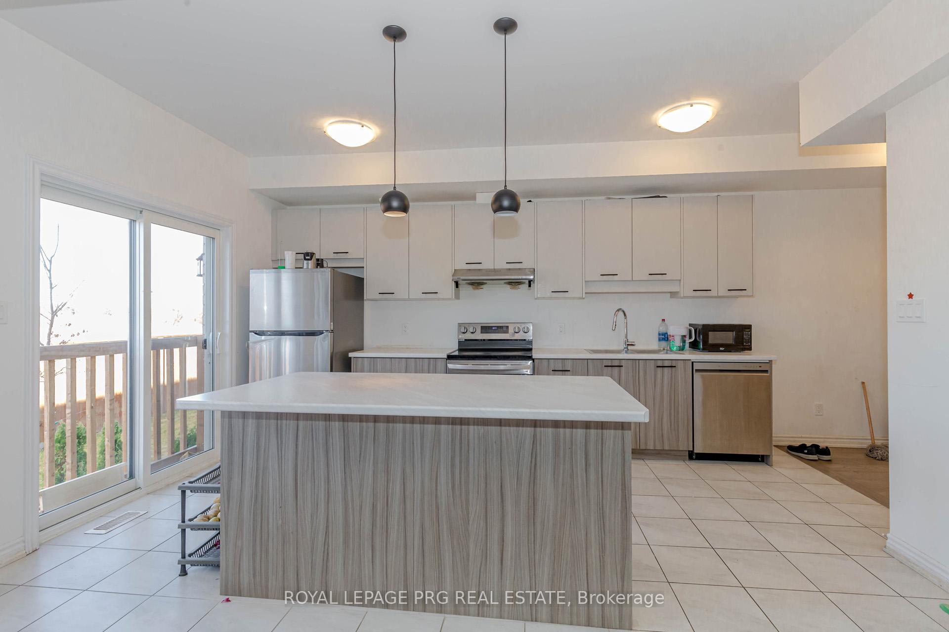 Photo 9 of Unit 8, 37 Renfrew Trail, Welland, N. Welland — HOMEH