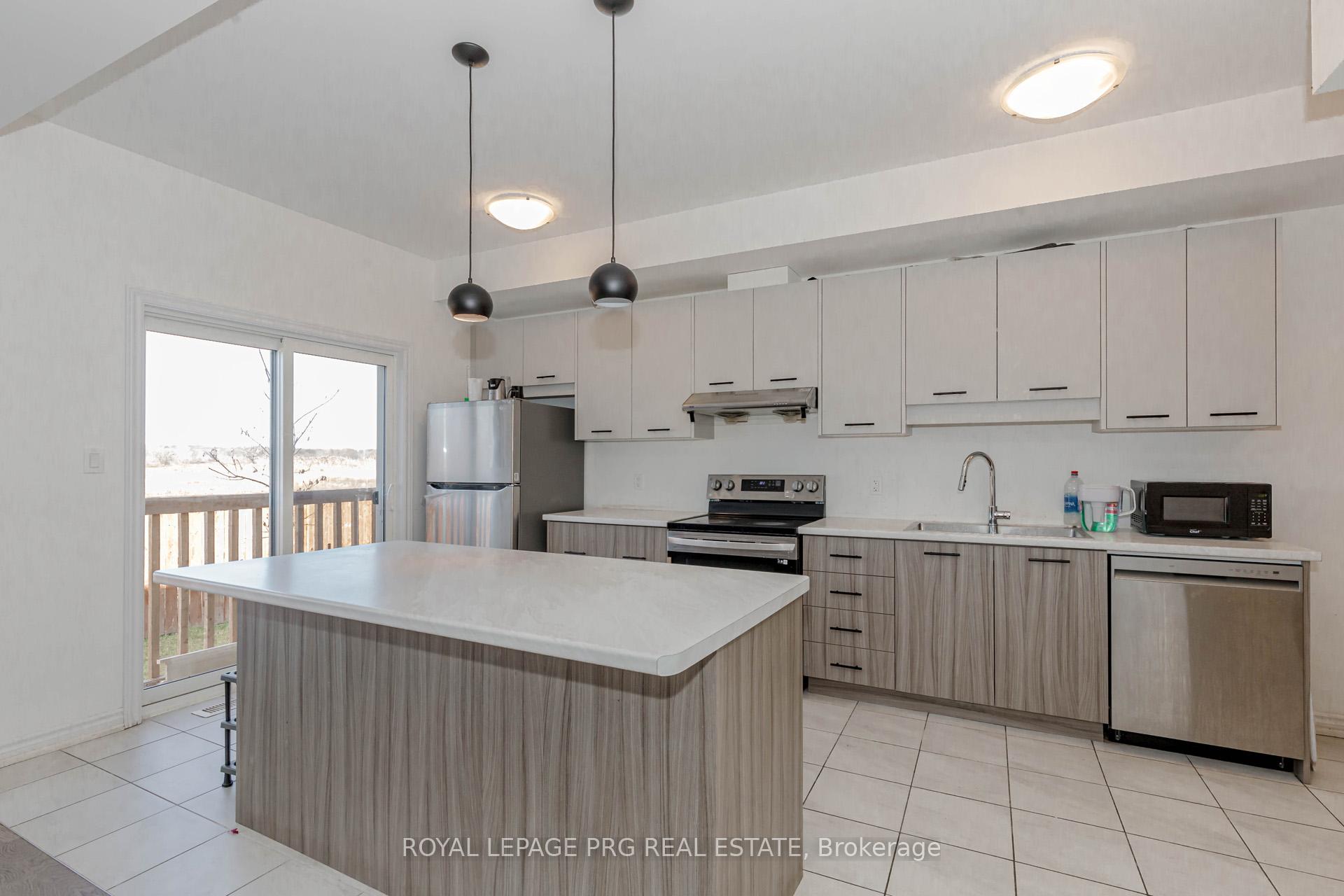 Photo 10 of Unit 8, 37 Renfrew Trail, Welland, N. Welland — HOMEH