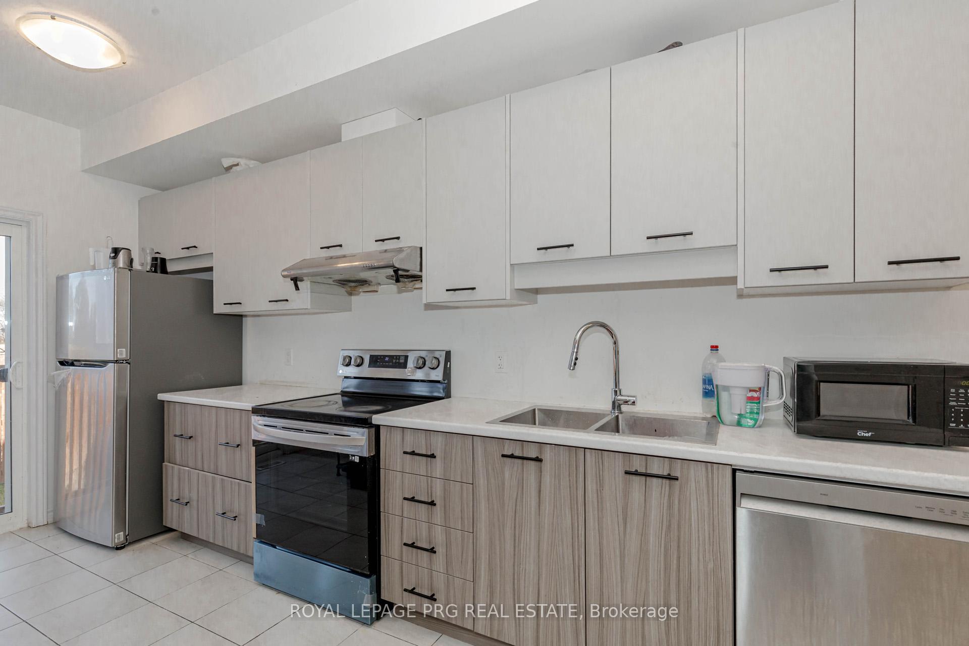Photo 11 of Unit 8, 37 Renfrew Trail, Welland, N. Welland — HOMEH