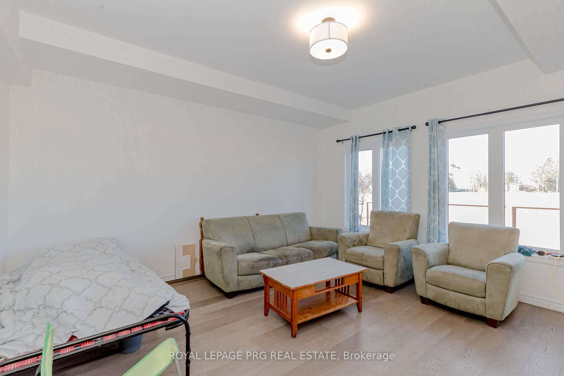 Photo 15 of Unit 8, 37 Renfrew Trail, Welland, N. Welland — HOMEH