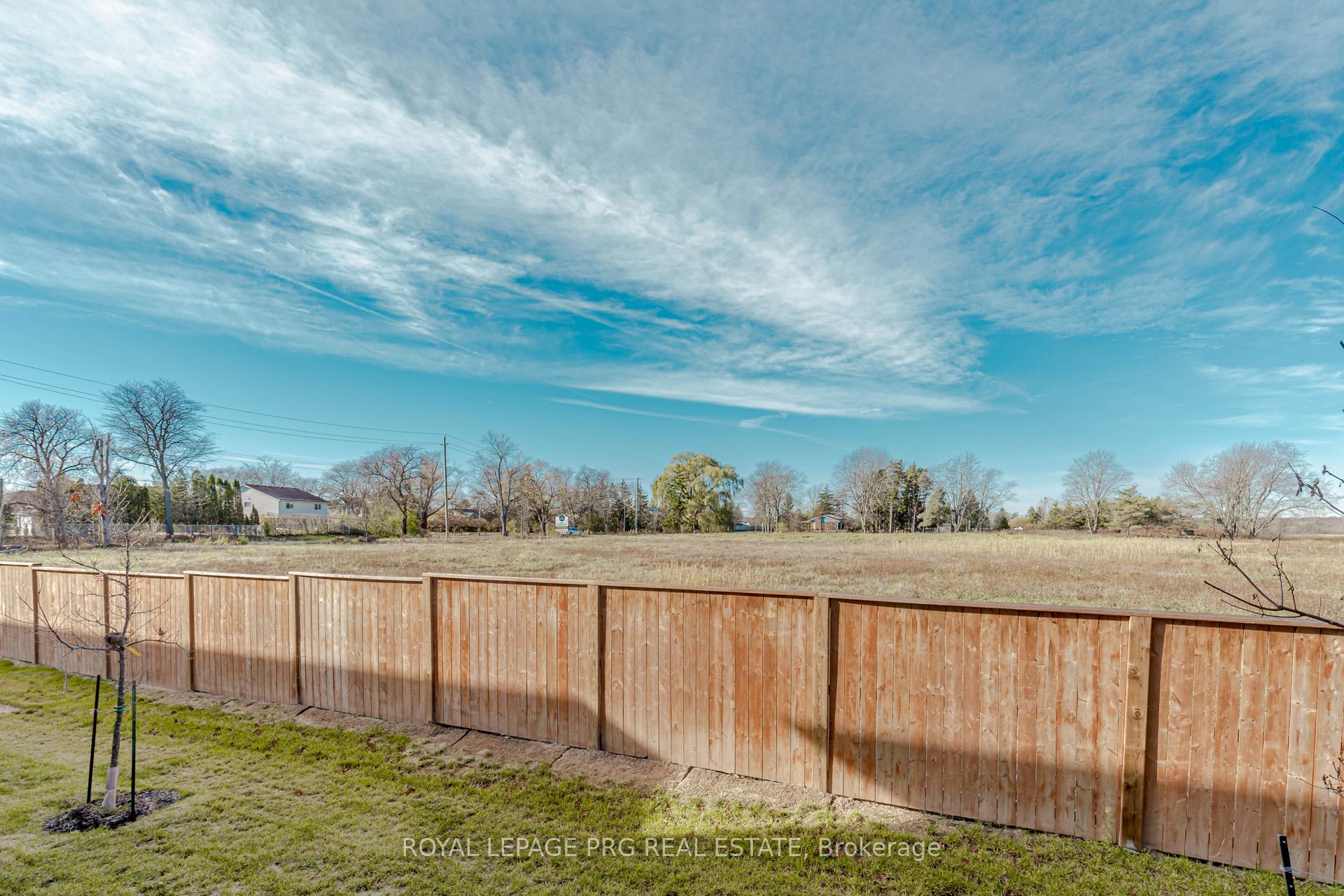 Photo 34 of Unit 8, 37 Renfrew Trail, Welland, N. Welland — HOMEH