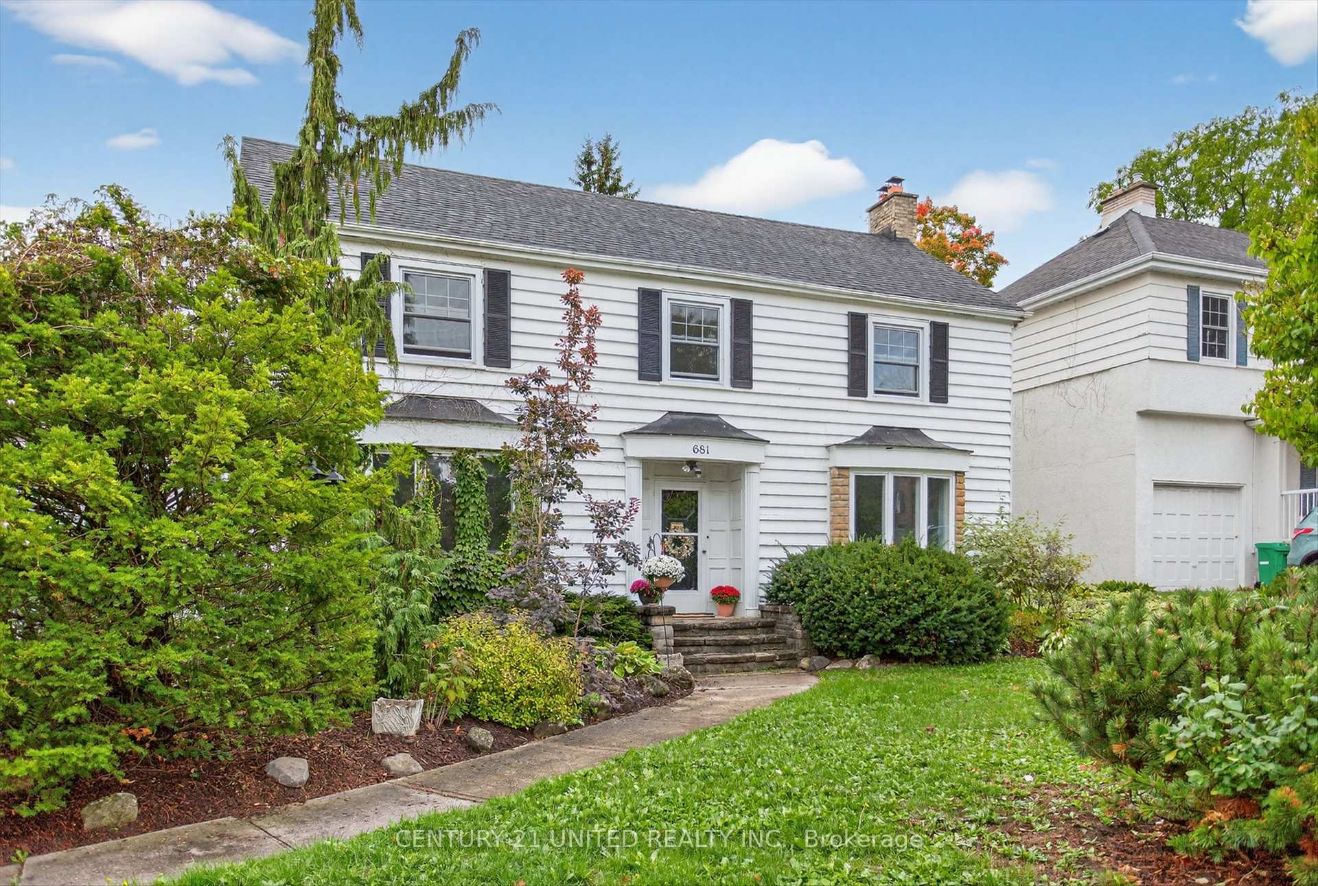 Photo 2 of 681 Weller Street, Peterborough, Town Ward 3 — HOMEH