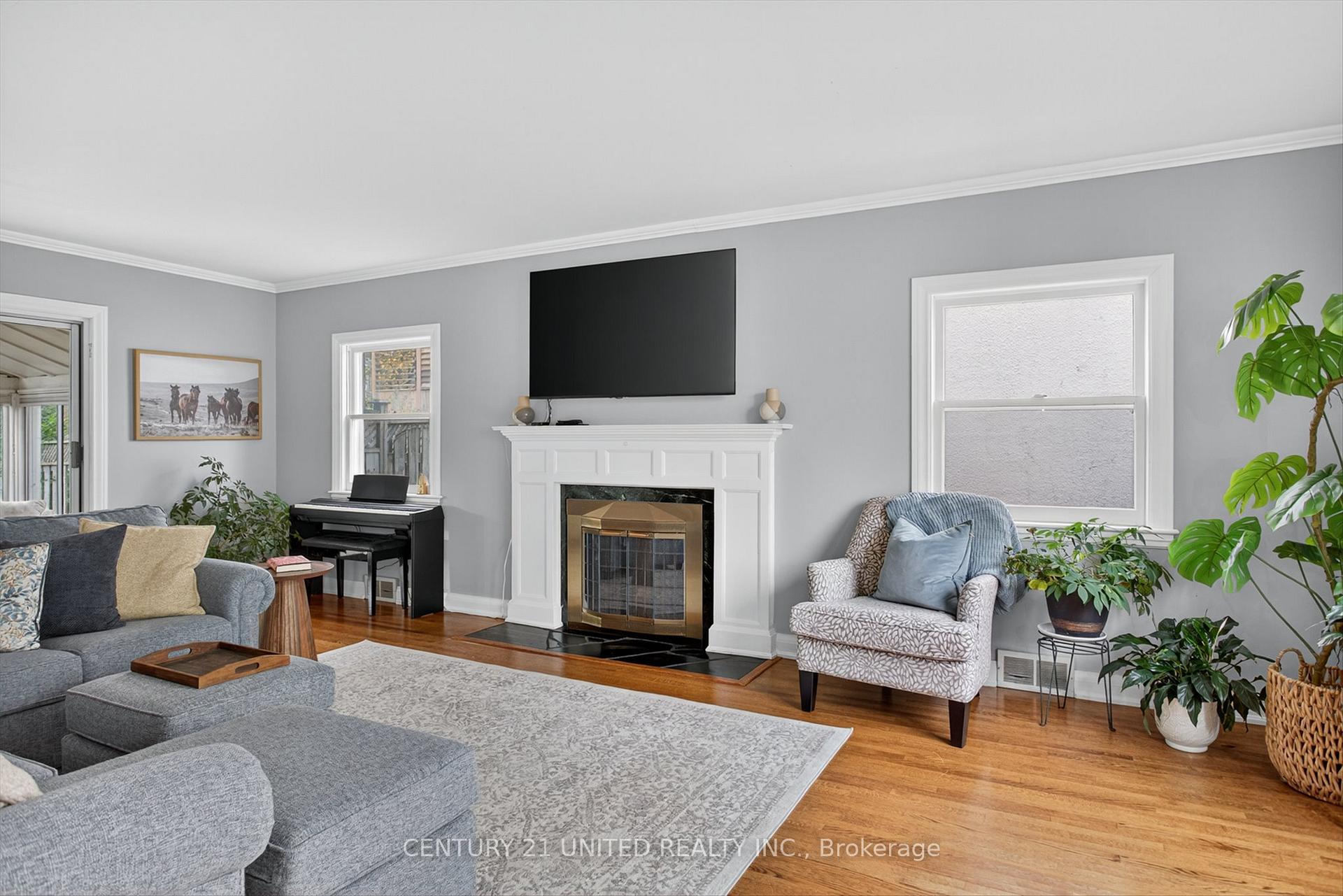 Photo 5 of 681 Weller Street, Peterborough, Town Ward 3 — HOMEH
