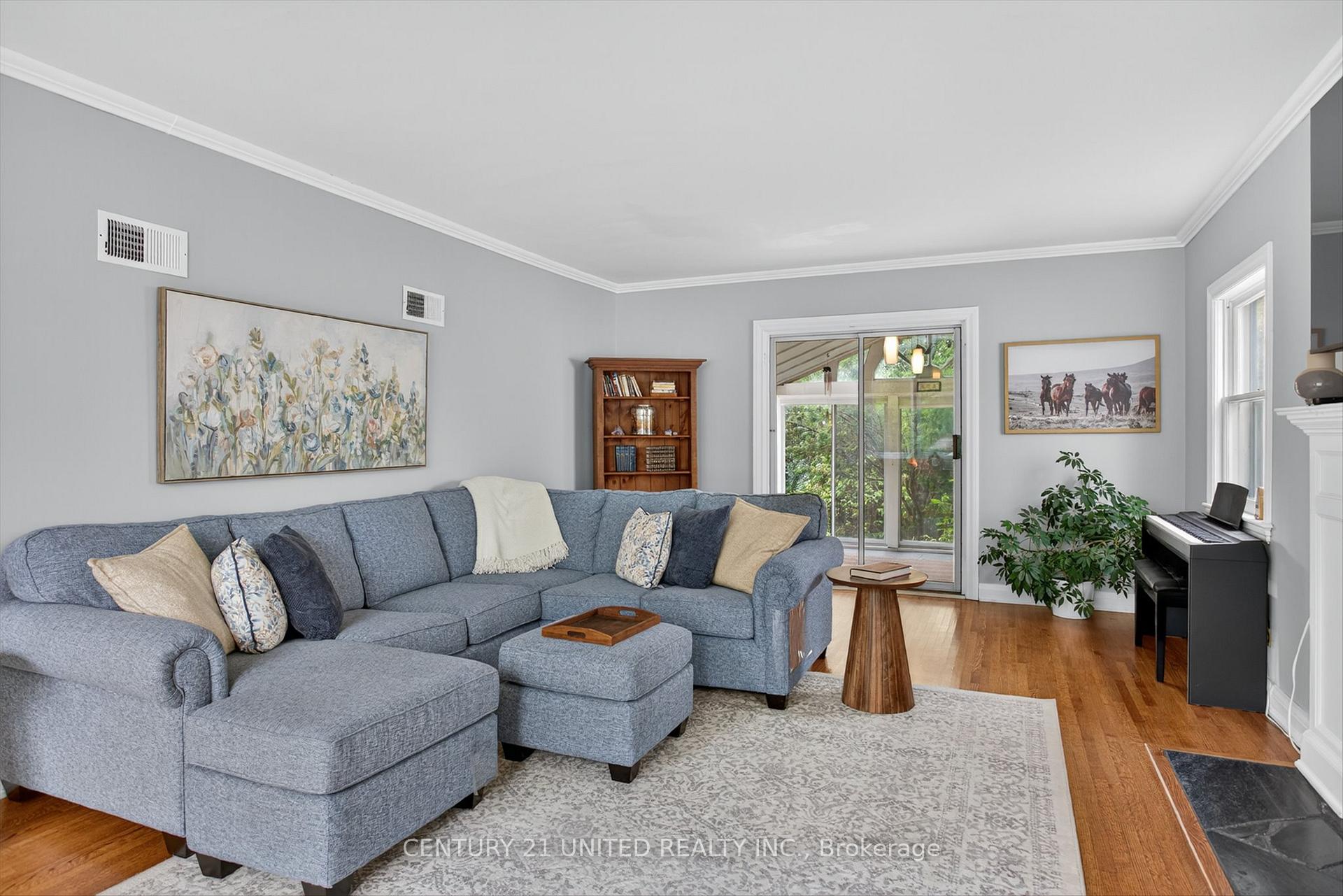 Photo 6 of 681 Weller Street, Peterborough, Town Ward 3 — HOMEH