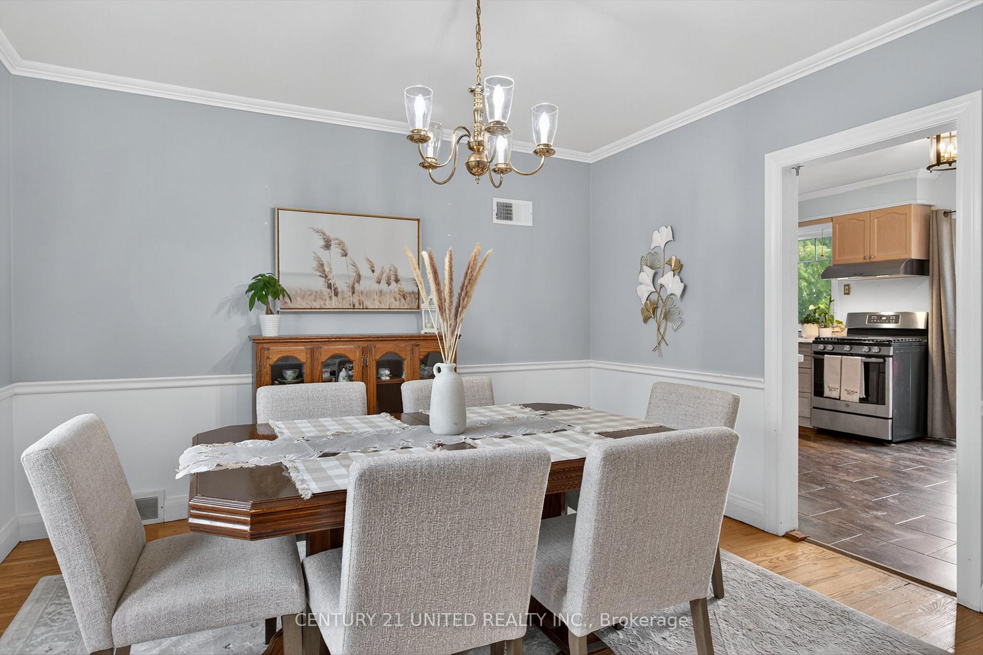 Photo 9 of 681 Weller Street, Peterborough, Town Ward 3 — HOMEH