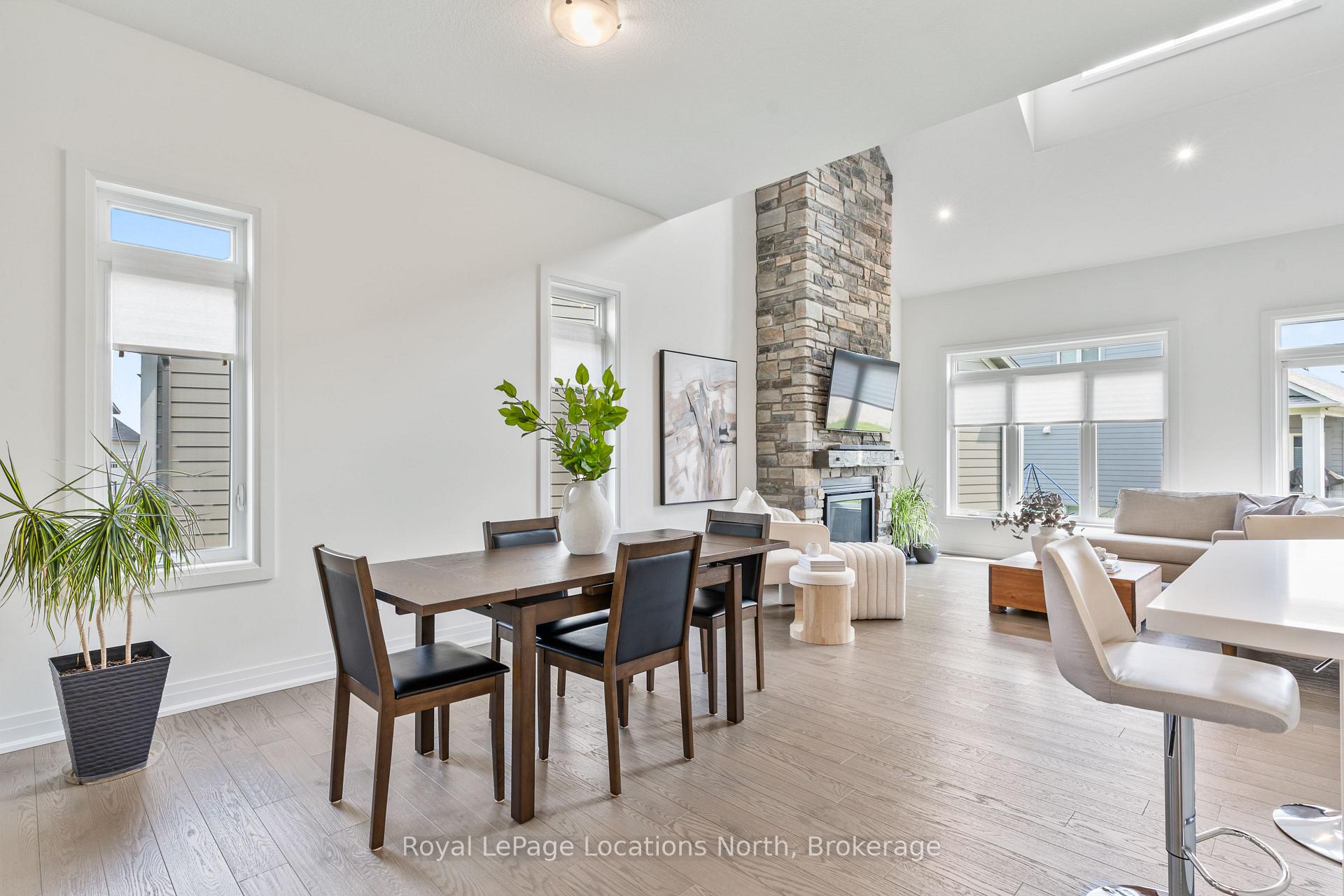 Photo 3 of 123 Beacon Drive, Blue Mountains — HOMEH