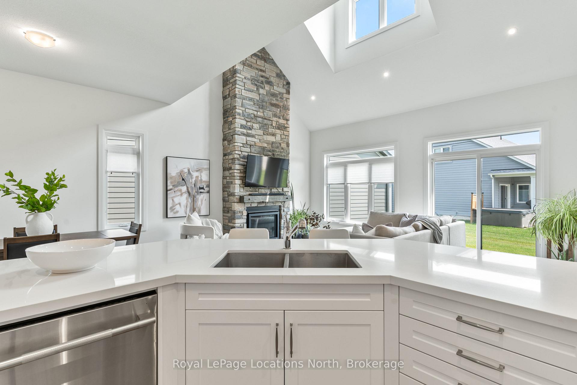 Photo 14 of 123 Beacon Drive, Blue Mountains — HOMEH