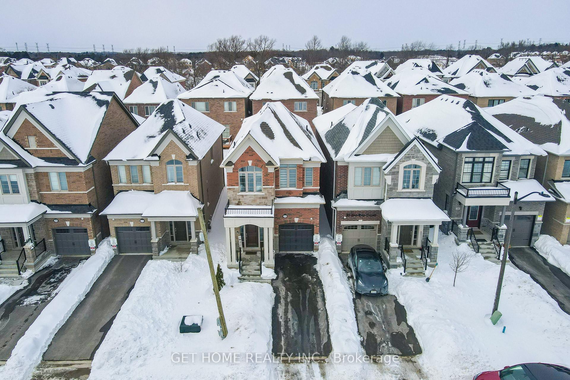 Photo 1 of 32 Deer Ridge Crescent, Whitby, Rural Whitby — HOMEH