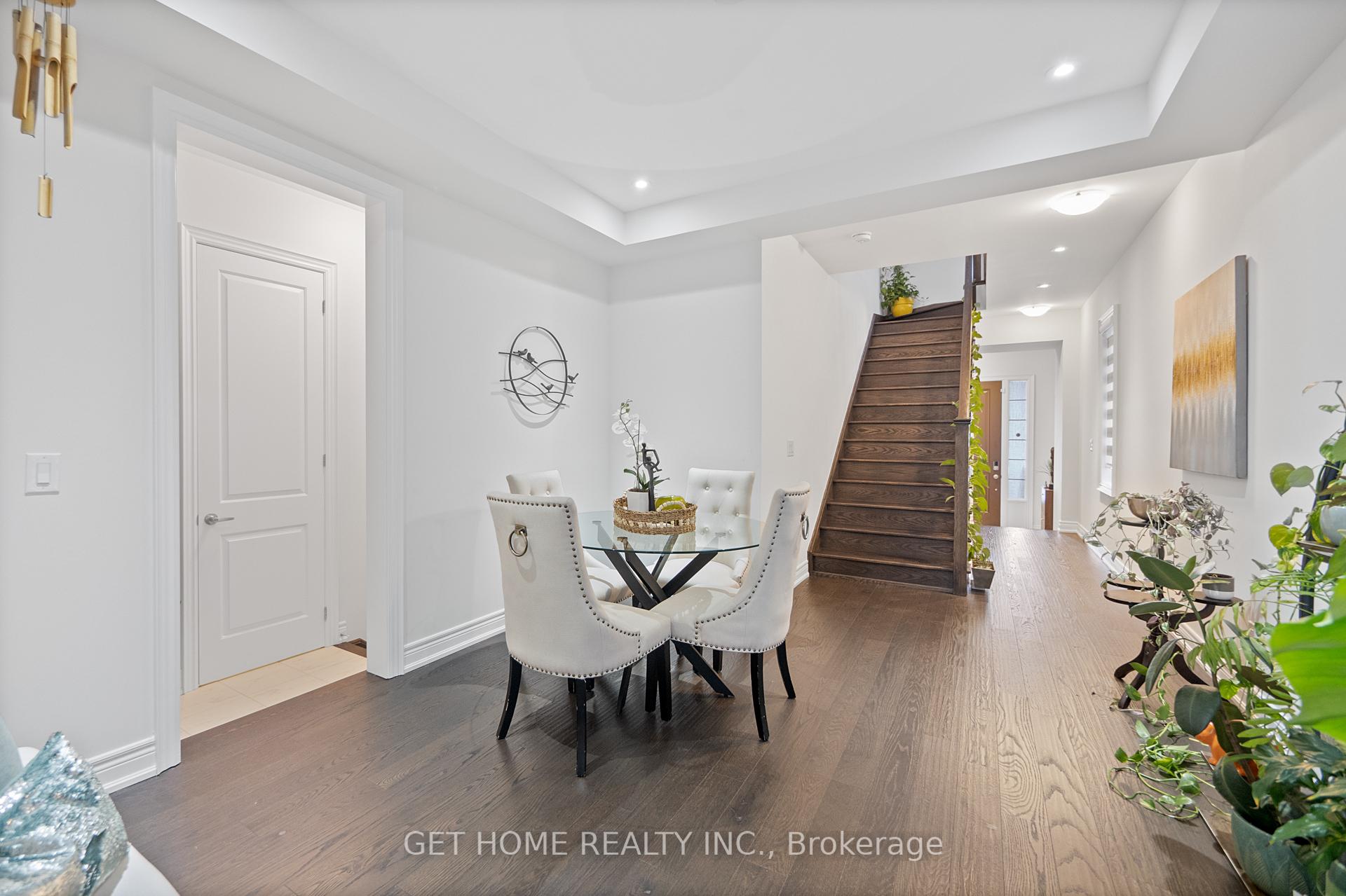 Photo 7 of 32 Deer Ridge Crescent, Whitby, Rural Whitby — HOMEH