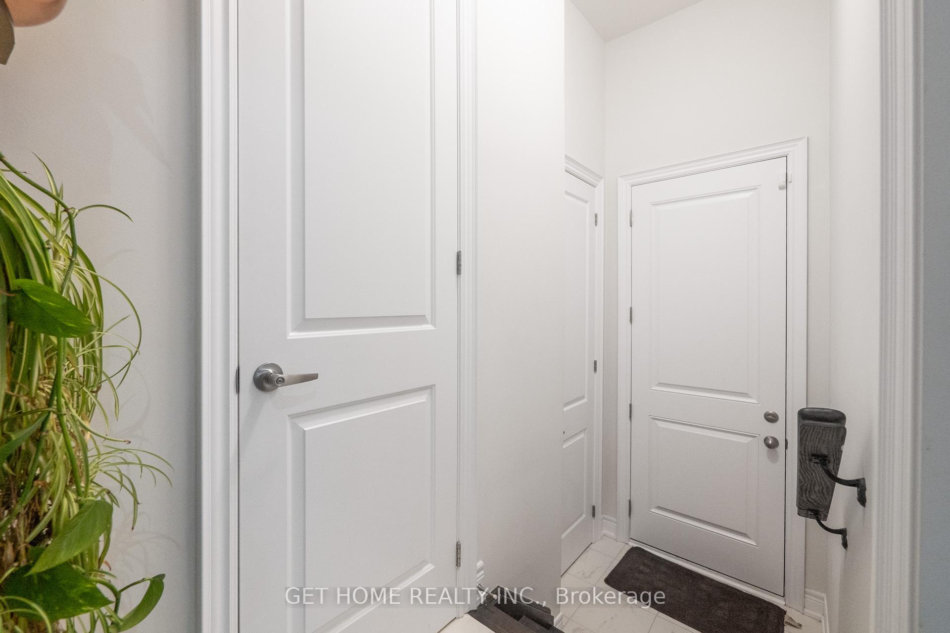 Photo 9 of 32 Deer Ridge Crescent, Whitby, Rural Whitby — HOMEH