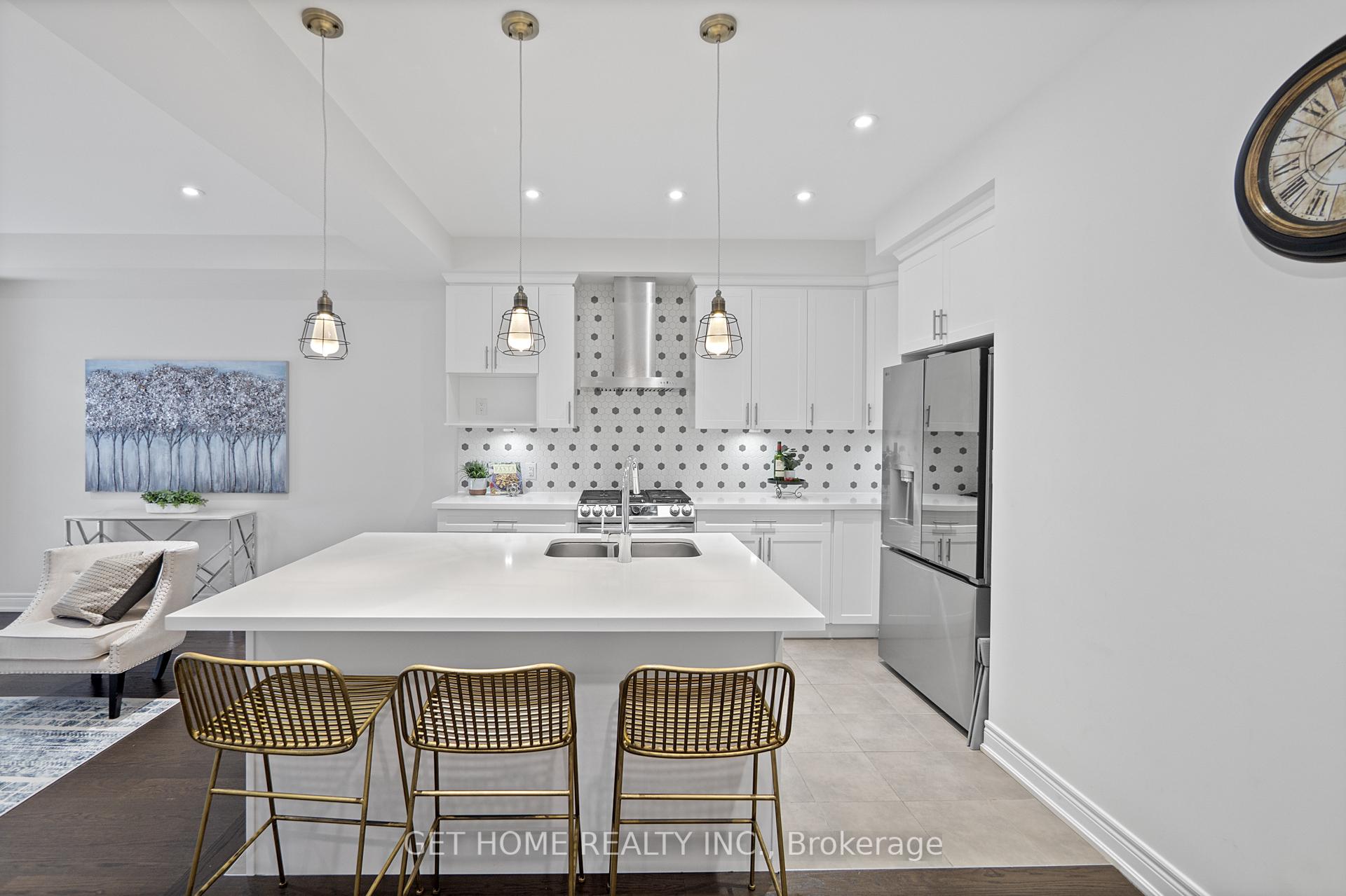 Photo 12 of 32 Deer Ridge Crescent, Whitby, Rural Whitby — HOMEH