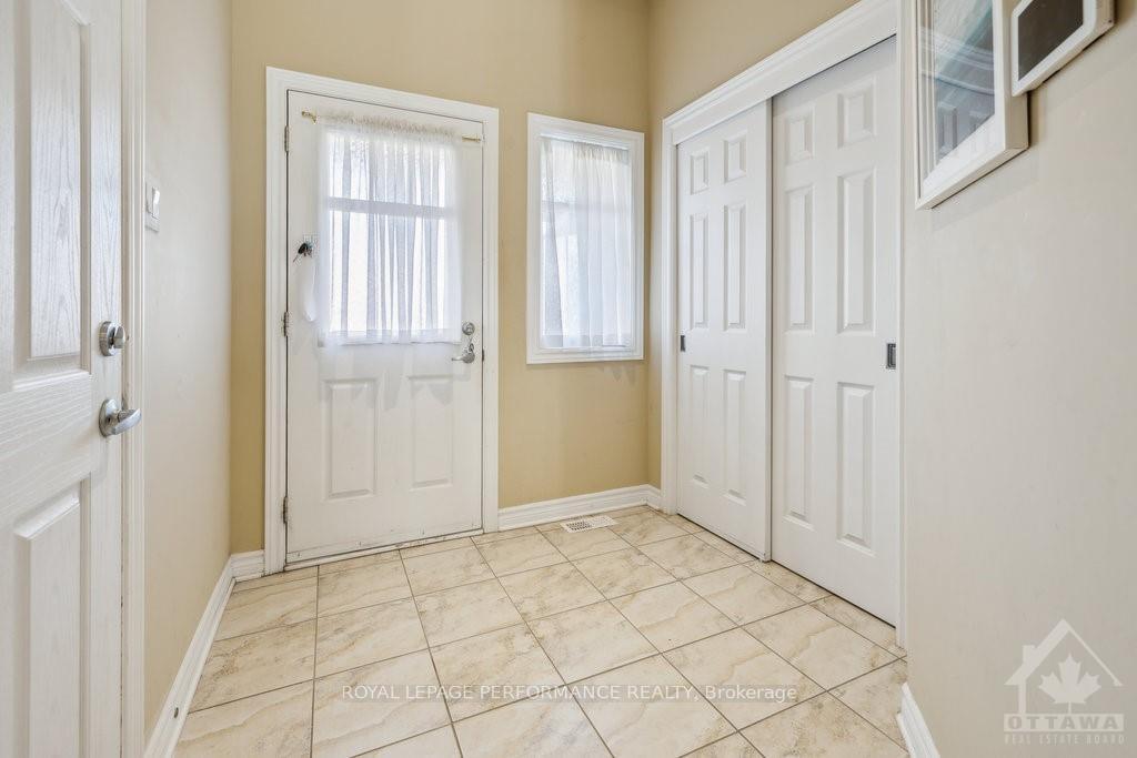 Photo 2 of 106 Waterfern Way, Ottawa, Avalon East — HOMEH