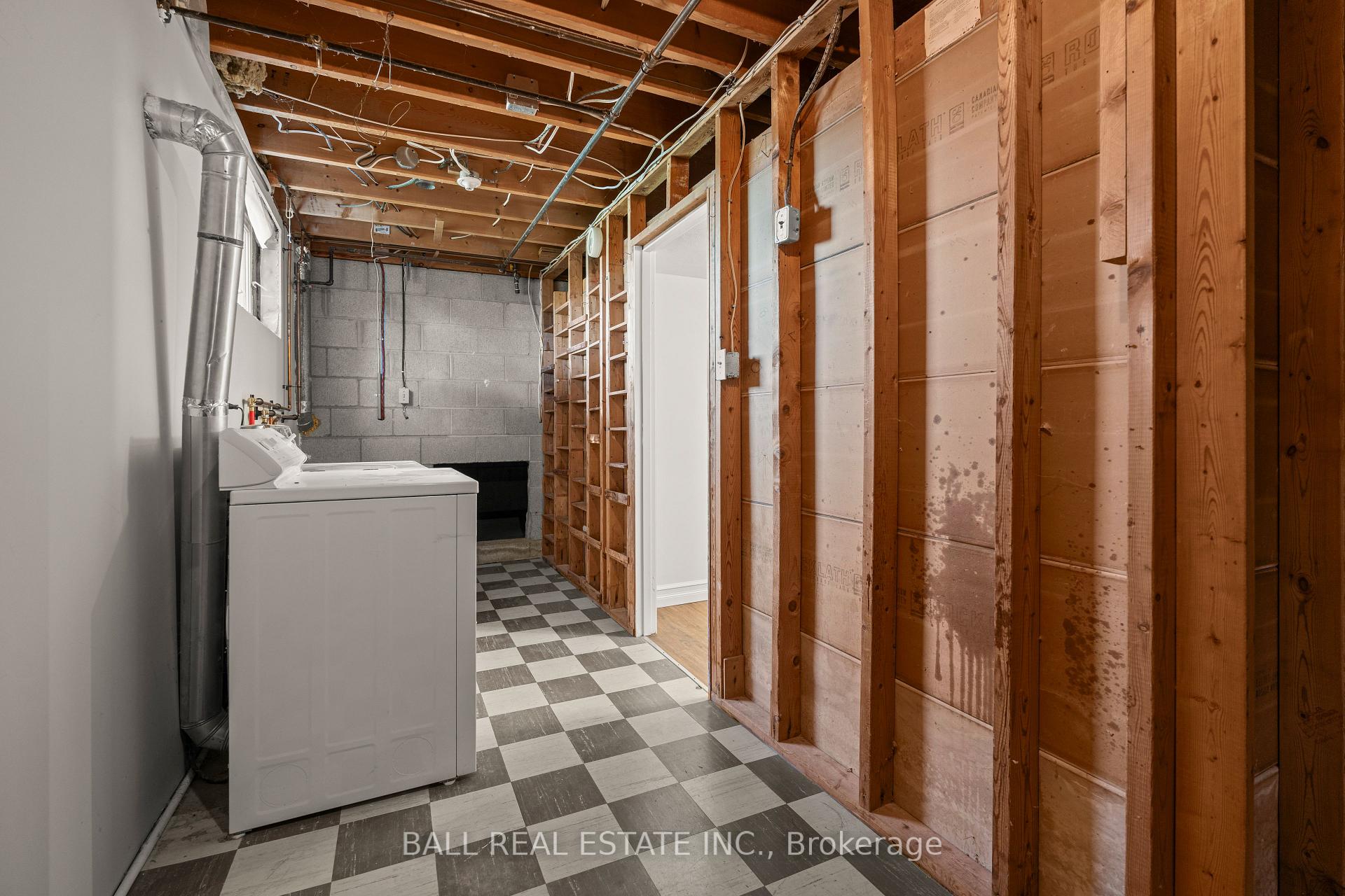 Photo 15 of 1193 Edmison Drive, Peterborough, Northcrest Ward 5 — HOMEH