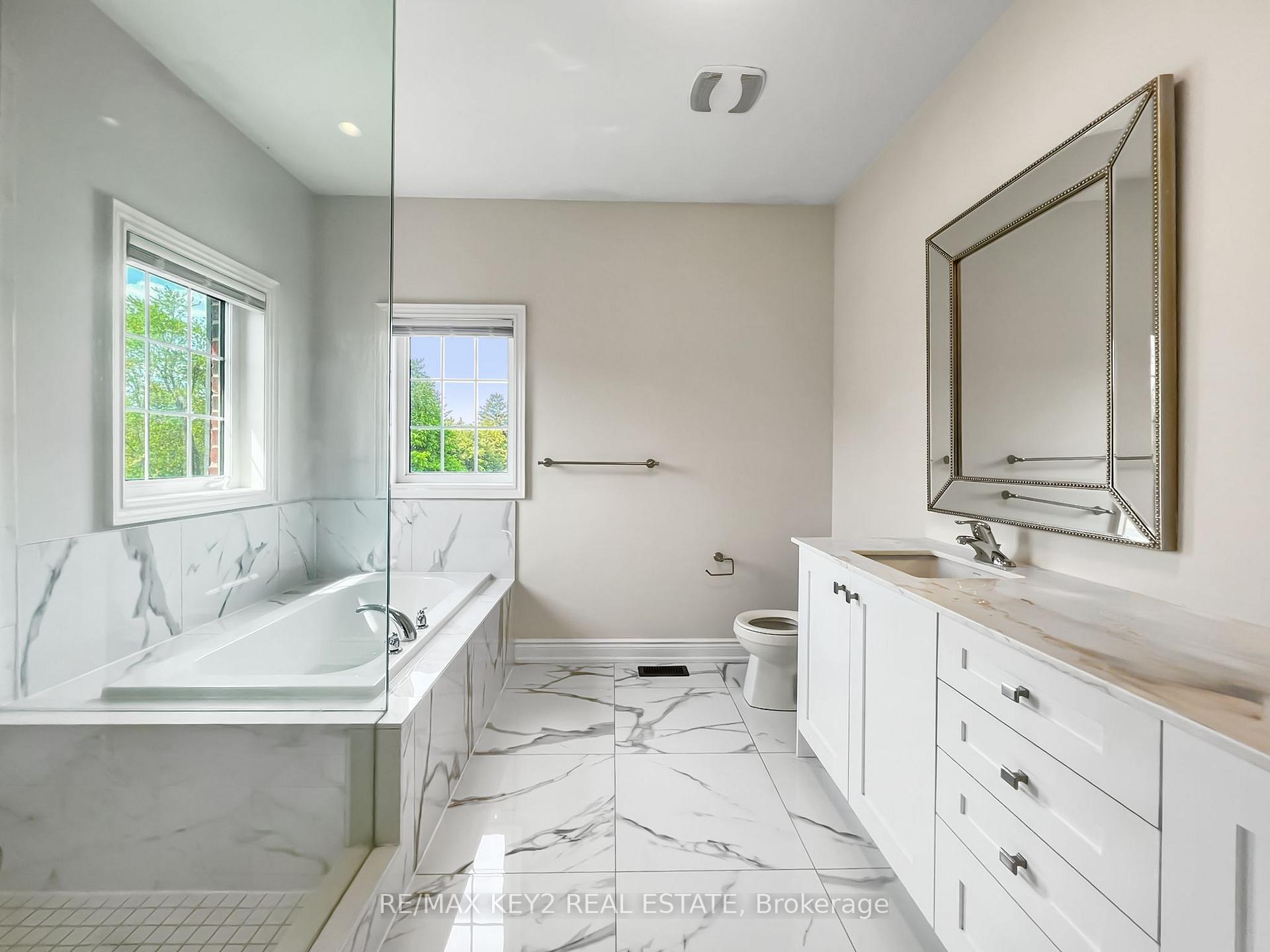 Photo 16 of 42 Boone Crescent, Vaughan, Kleinburg — HOMEH