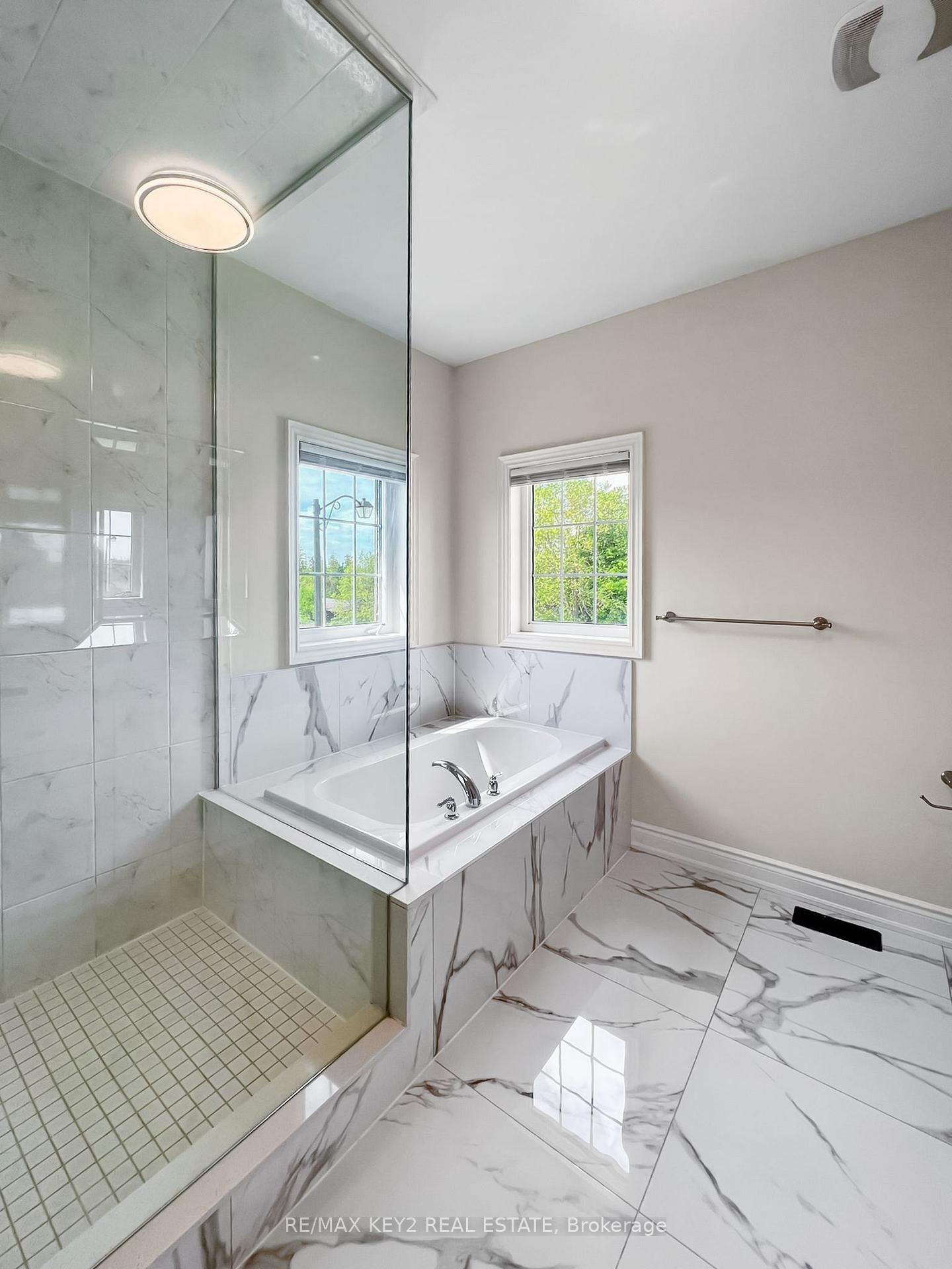 Photo 17 of 42 Boone Crescent, Vaughan, Kleinburg — HOMEH