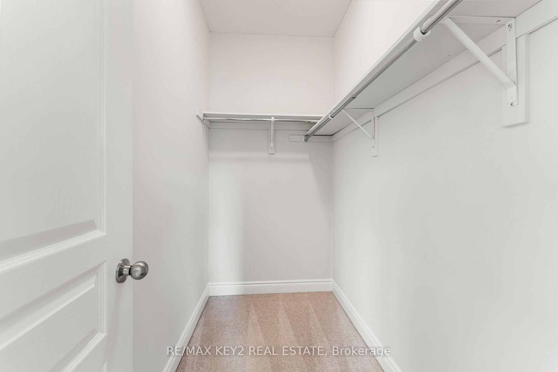 Photo 19 of 42 Boone Crescent, Vaughan, Kleinburg — HOMEH