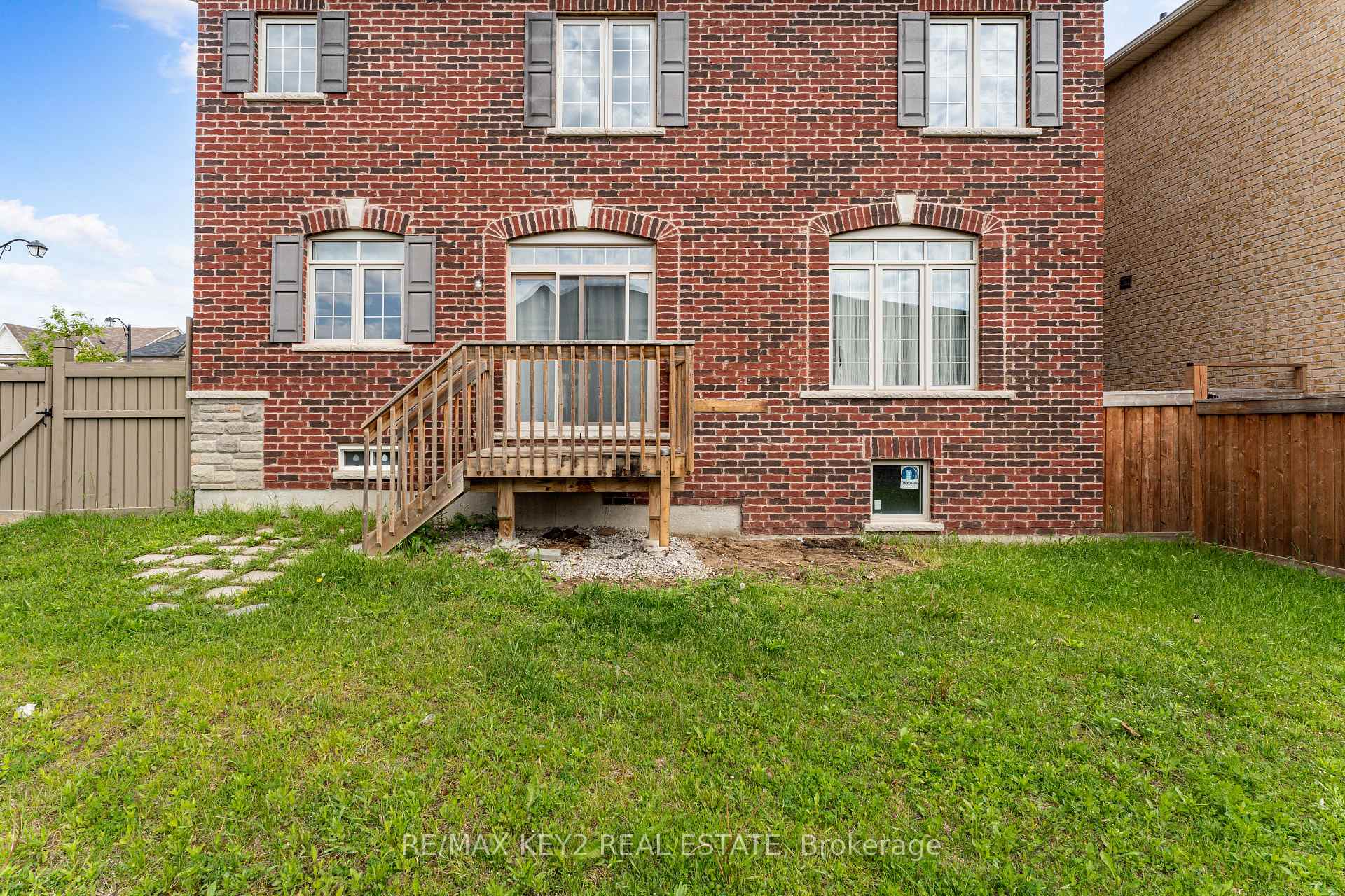 Photo 27 of 42 Boone Crescent, Vaughan, Kleinburg — HOMEH