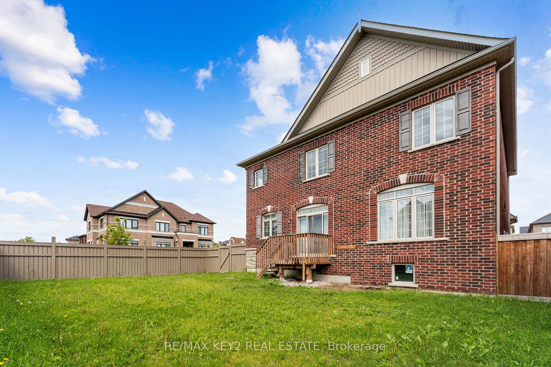 Photo 28 of 42 Boone Crescent, Vaughan, Kleinburg — HOMEH