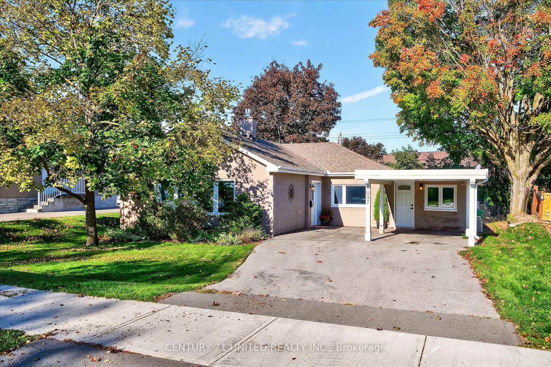 Photo 1 of 1037 Glebemount Crescent, Peterborough, Northcrest Ward 5 — HOMEH