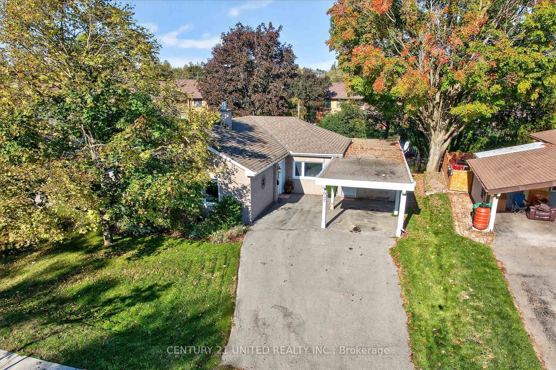 Photo 2 of 1037 Glebemount Crescent, Peterborough, Northcrest Ward 5 — HOMEH