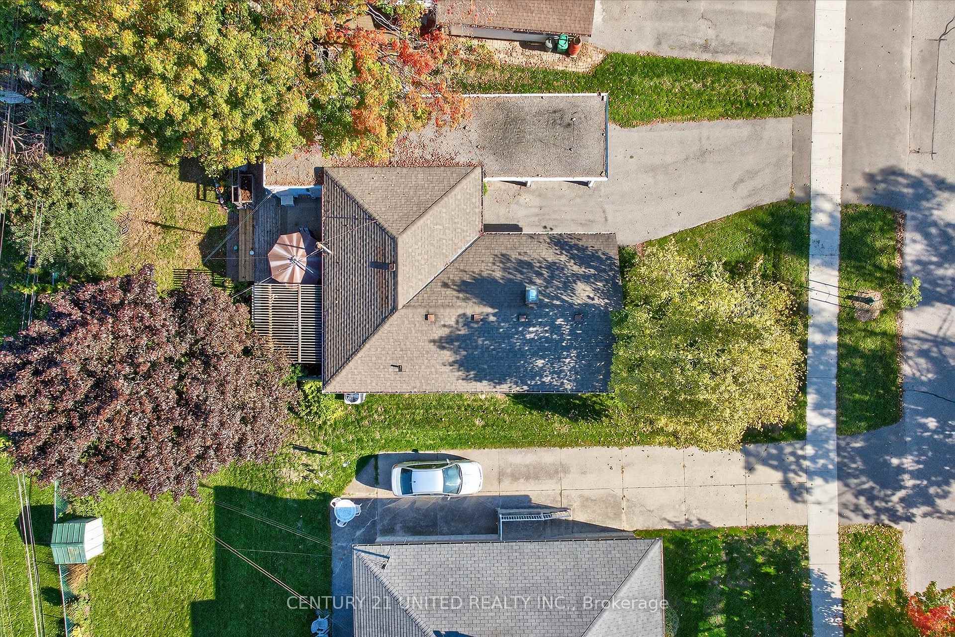 Photo 6 of 1037 Glebemount Crescent, Peterborough, Northcrest Ward 5 — HOMEH