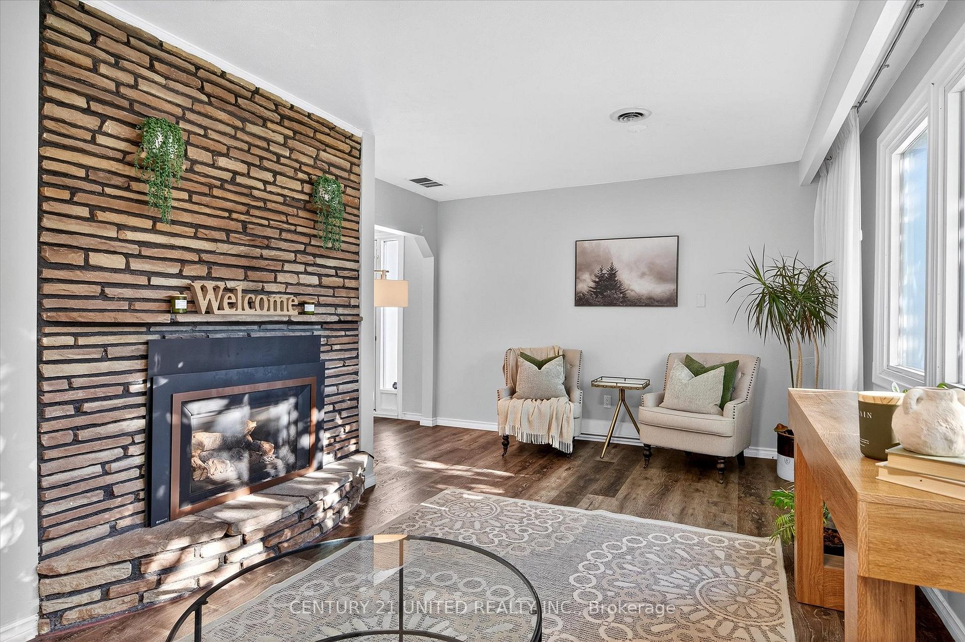 Photo 12 of 1037 Glebemount Crescent, Peterborough, Northcrest Ward 5 — HOMEH