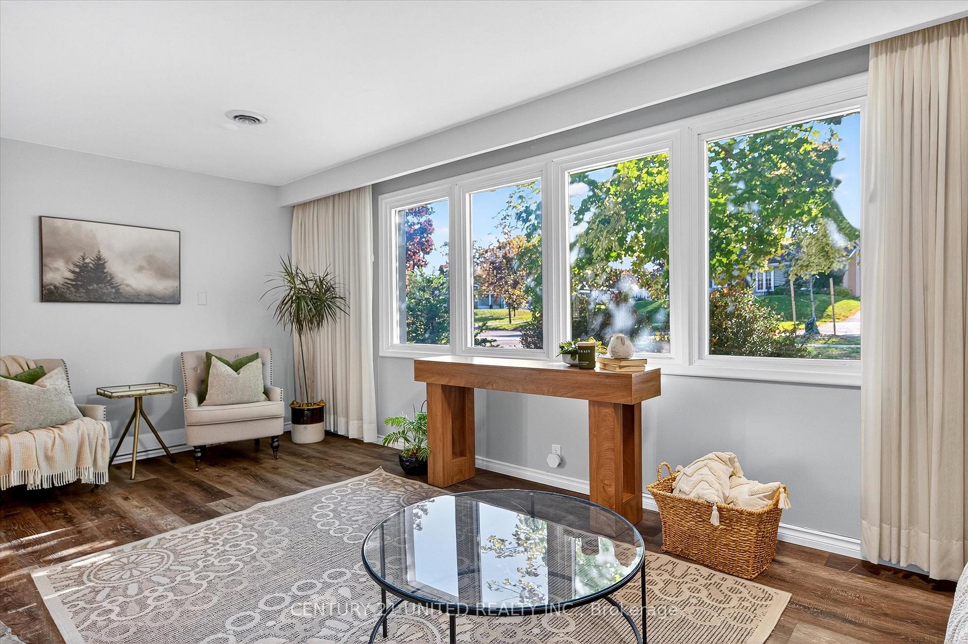 Photo 13 of 1037 Glebemount Crescent, Peterborough, Northcrest Ward 5 — HOMEH