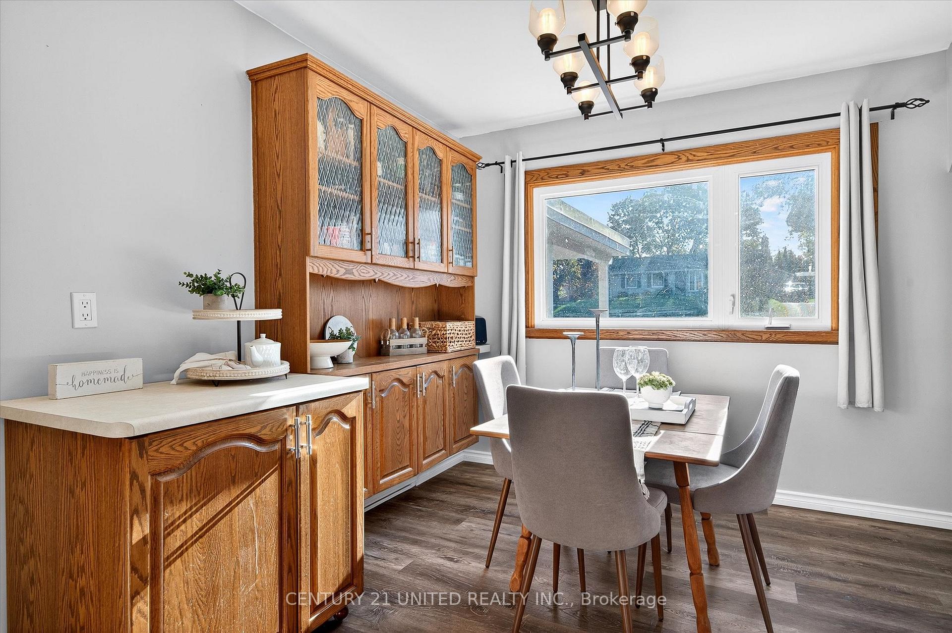 Photo 15 of 1037 Glebemount Crescent, Peterborough, Northcrest Ward 5 — HOMEH