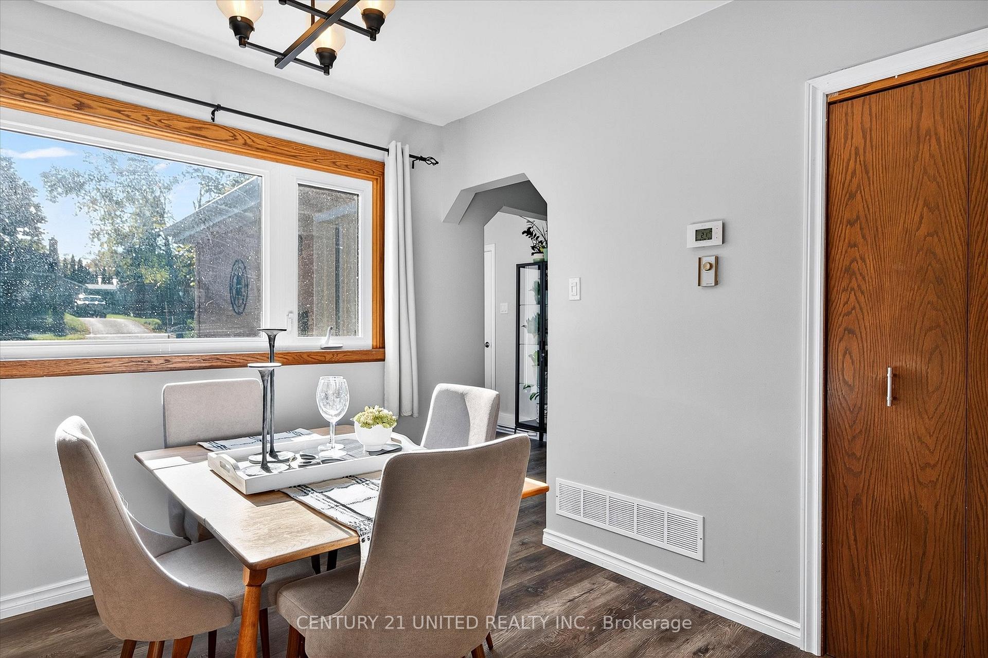 Photo 16 of 1037 Glebemount Crescent, Peterborough, Northcrest Ward 5 — HOMEH