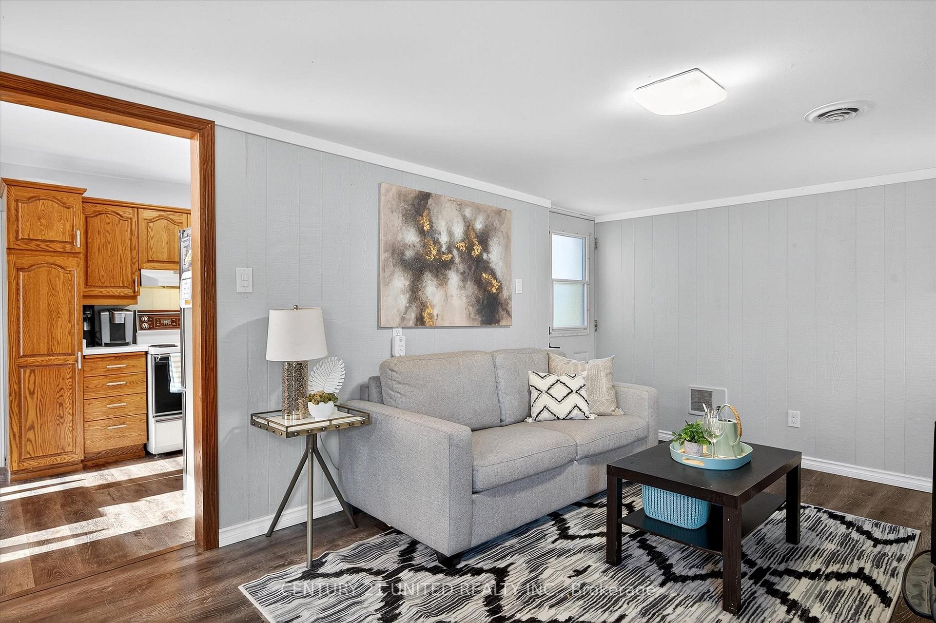 Photo 23 of 1037 Glebemount Crescent, Peterborough, Northcrest Ward 5 — HOMEH