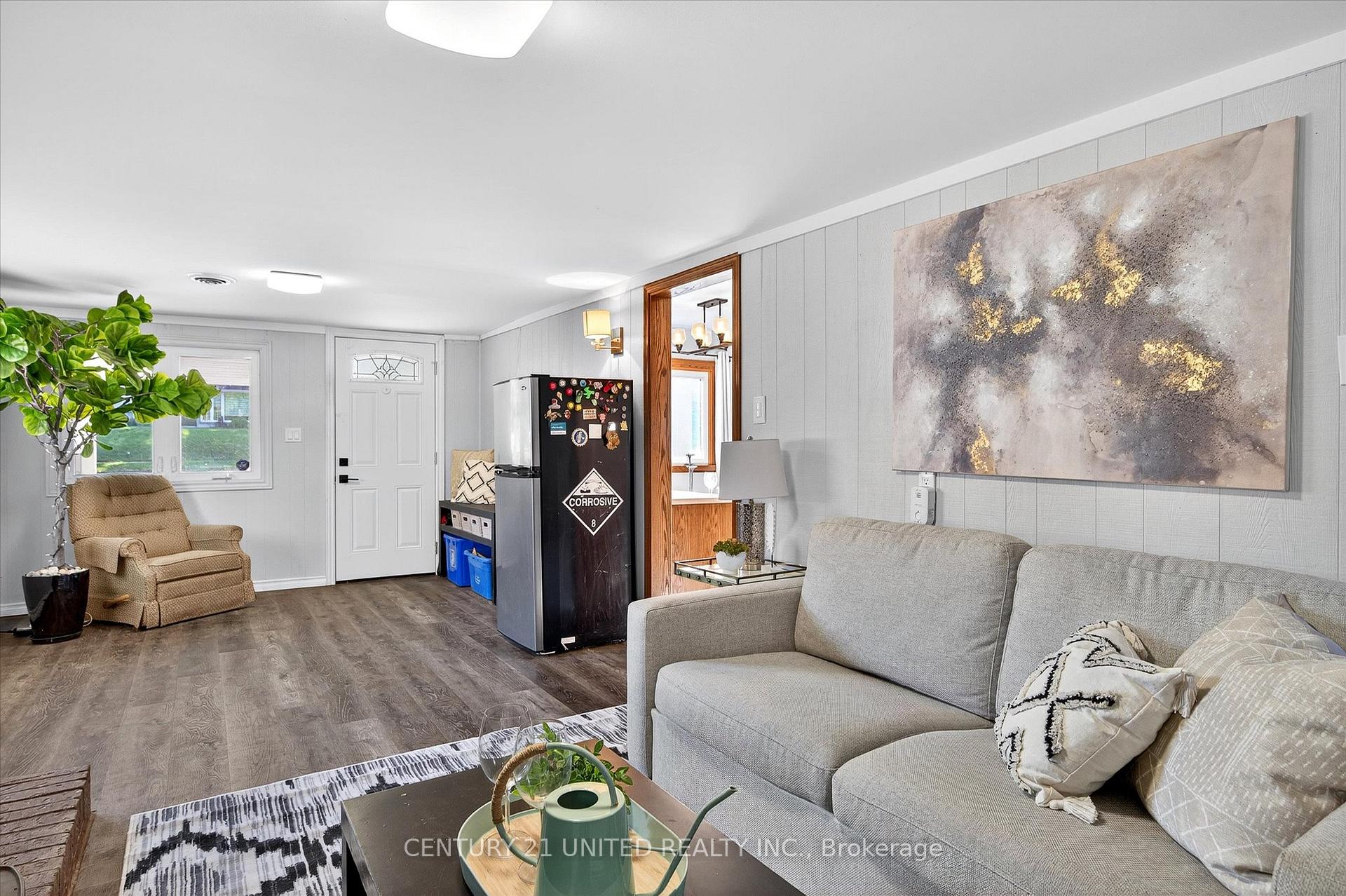 Photo 26 of 1037 Glebemount Crescent, Peterborough, Northcrest Ward 5 — HOMEH