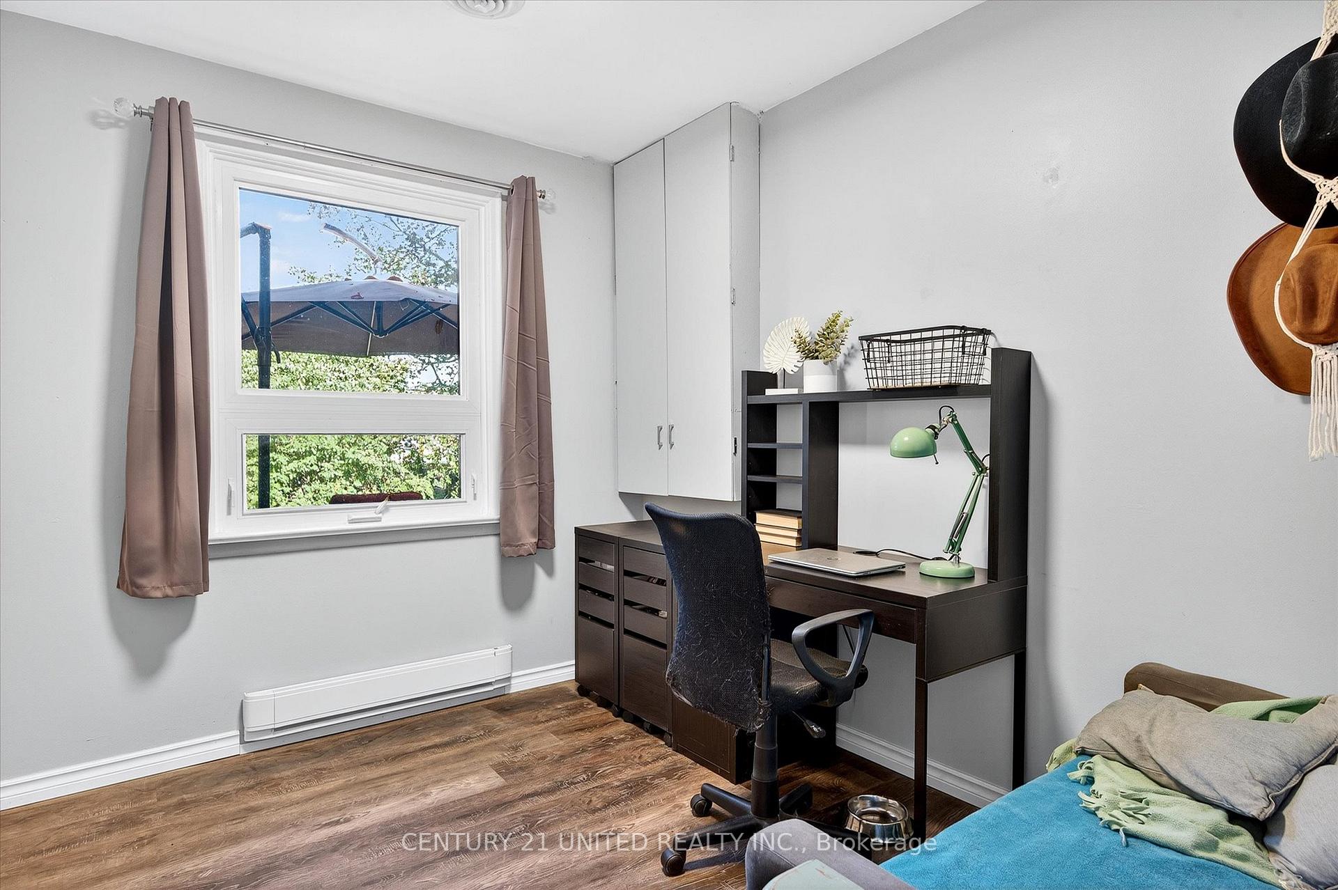 Photo 33 of 1037 Glebemount Crescent, Peterborough, Northcrest Ward 5 — HOMEH