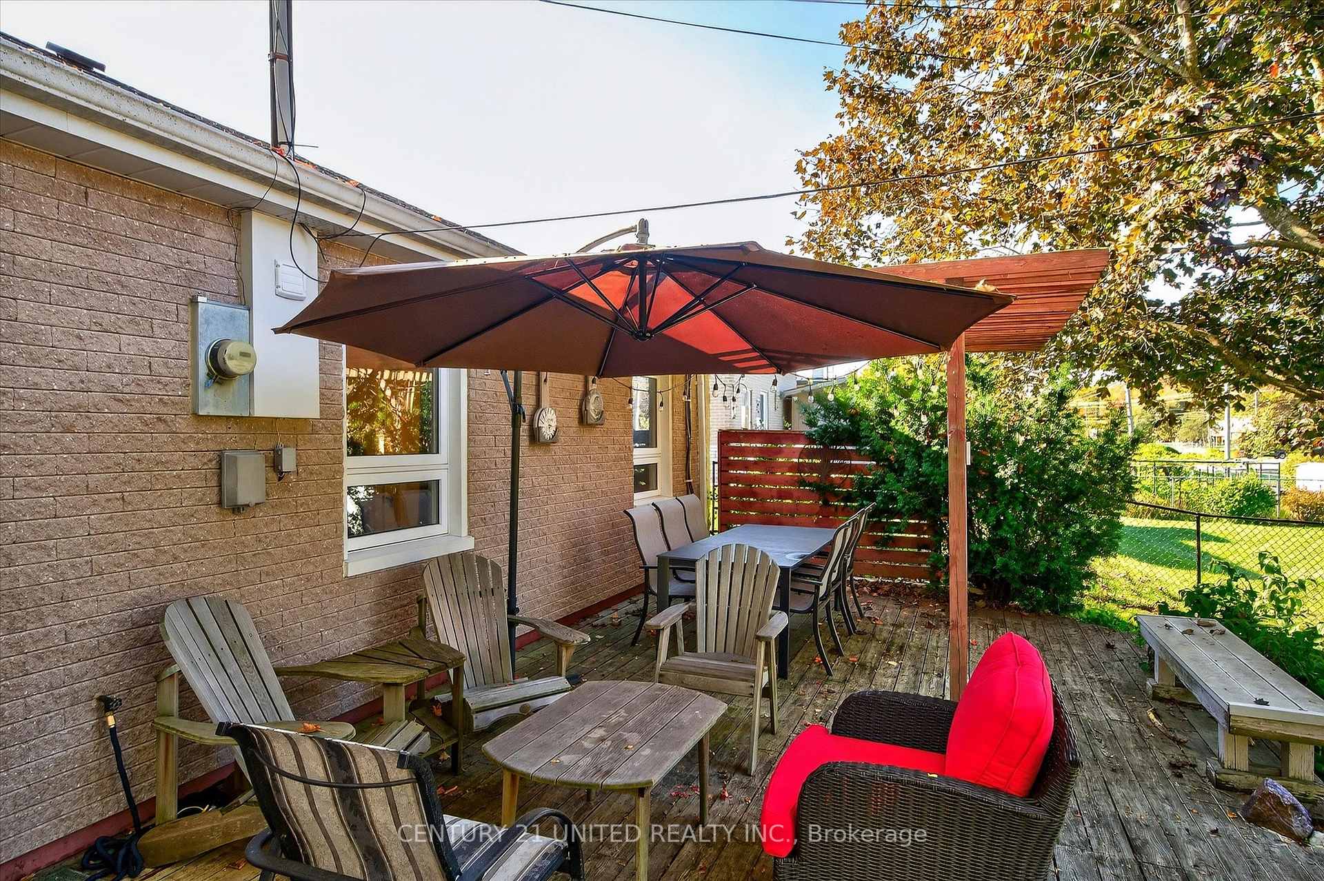 Photo 35 of 1037 Glebemount Crescent, Peterborough, Northcrest Ward 5 — HOMEH