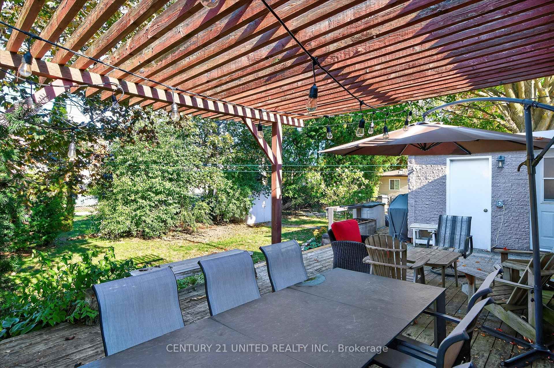 Photo 39 of 1037 Glebemount Crescent, Peterborough, Northcrest Ward 5 — HOMEH