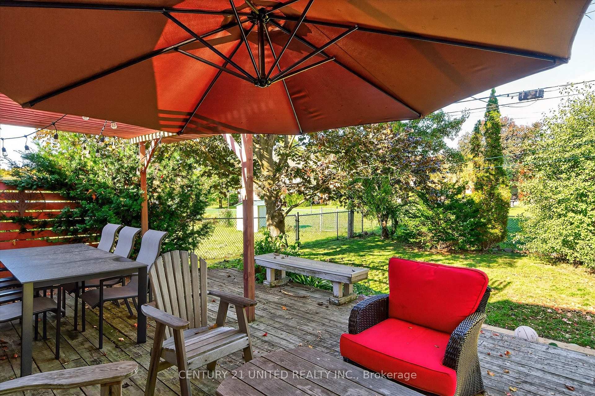 Photo 41 of 1037 Glebemount Crescent, Peterborough, Northcrest Ward 5 — HOMEH