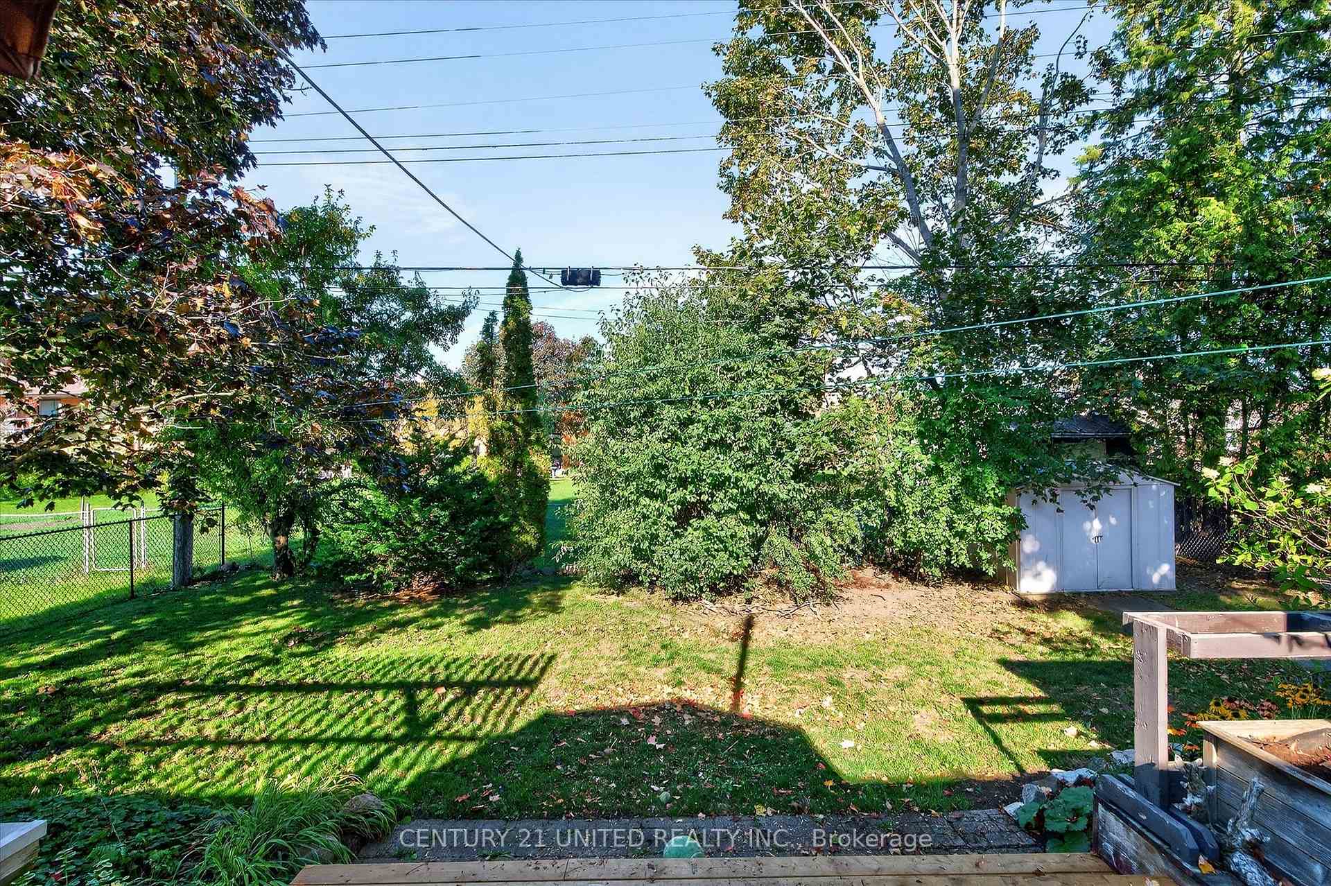 Photo 42 of 1037 Glebemount Crescent, Peterborough, Northcrest Ward 5 — HOMEH